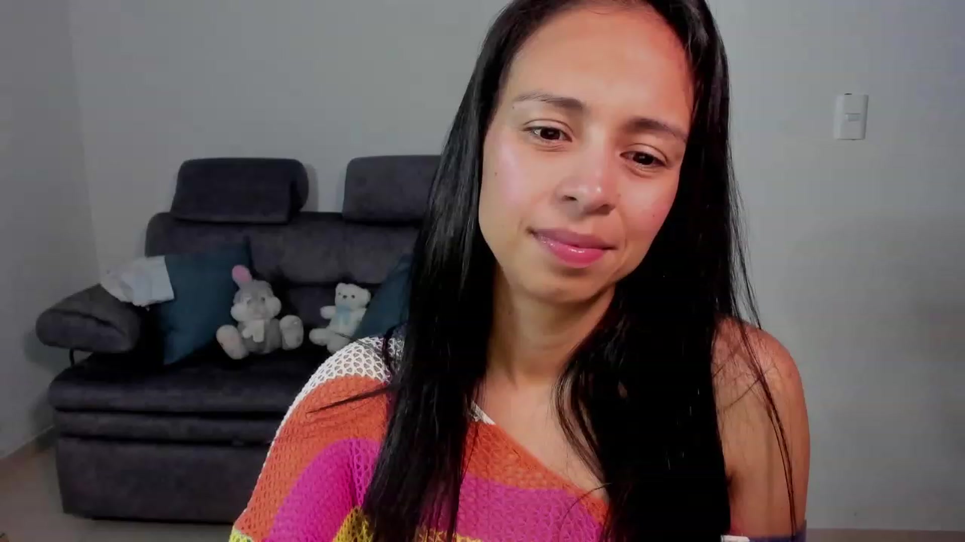 Gallery image thumbnail from Aliicia's myfreecams stream on, 05/31/2023, 24:25 image 17 of 20