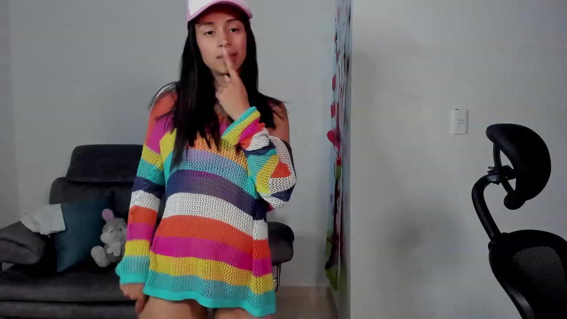 Gallery image thumbnail from Aliicia's myfreecams stream on, 05/31/2023, 24:25 image 8 of 20