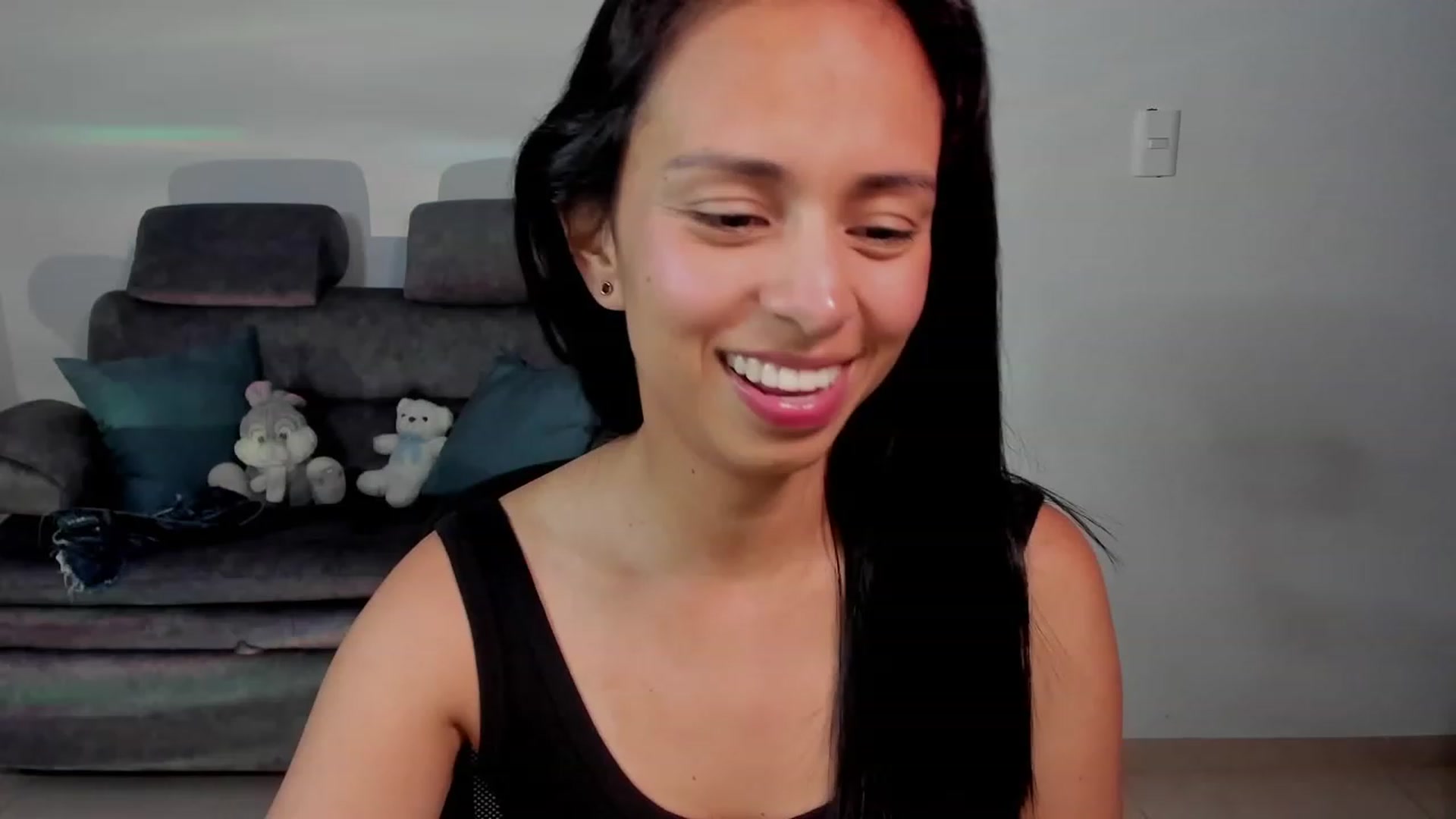 Gallery image thumbnail from Aliicia's myfreecams stream on, 05/31/2023, 21:30 image 12 of 20