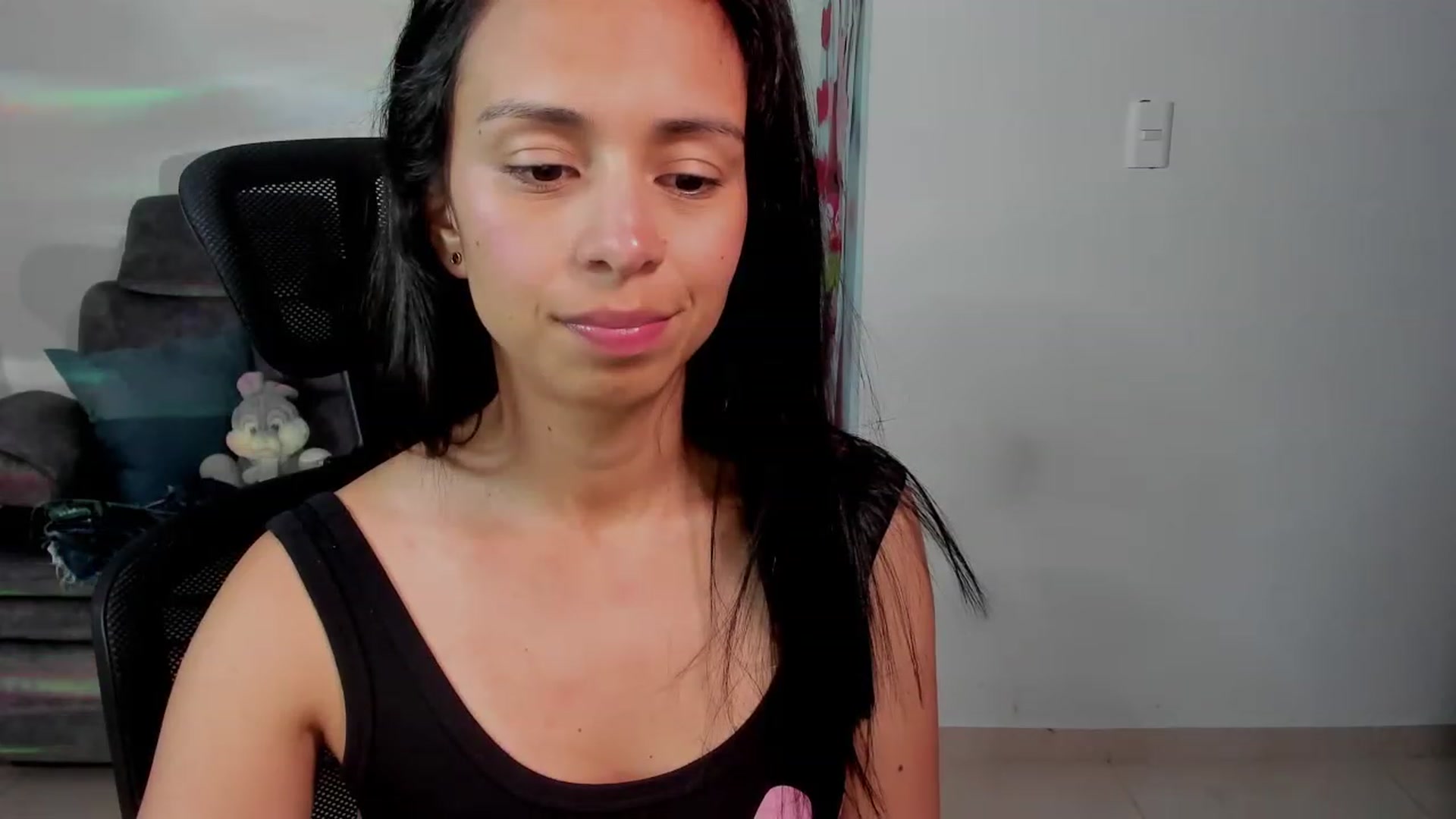 Gallery image thumbnail from Aliicia's myfreecams stream on, 05/31/2023, 21:30 image 15 of 20