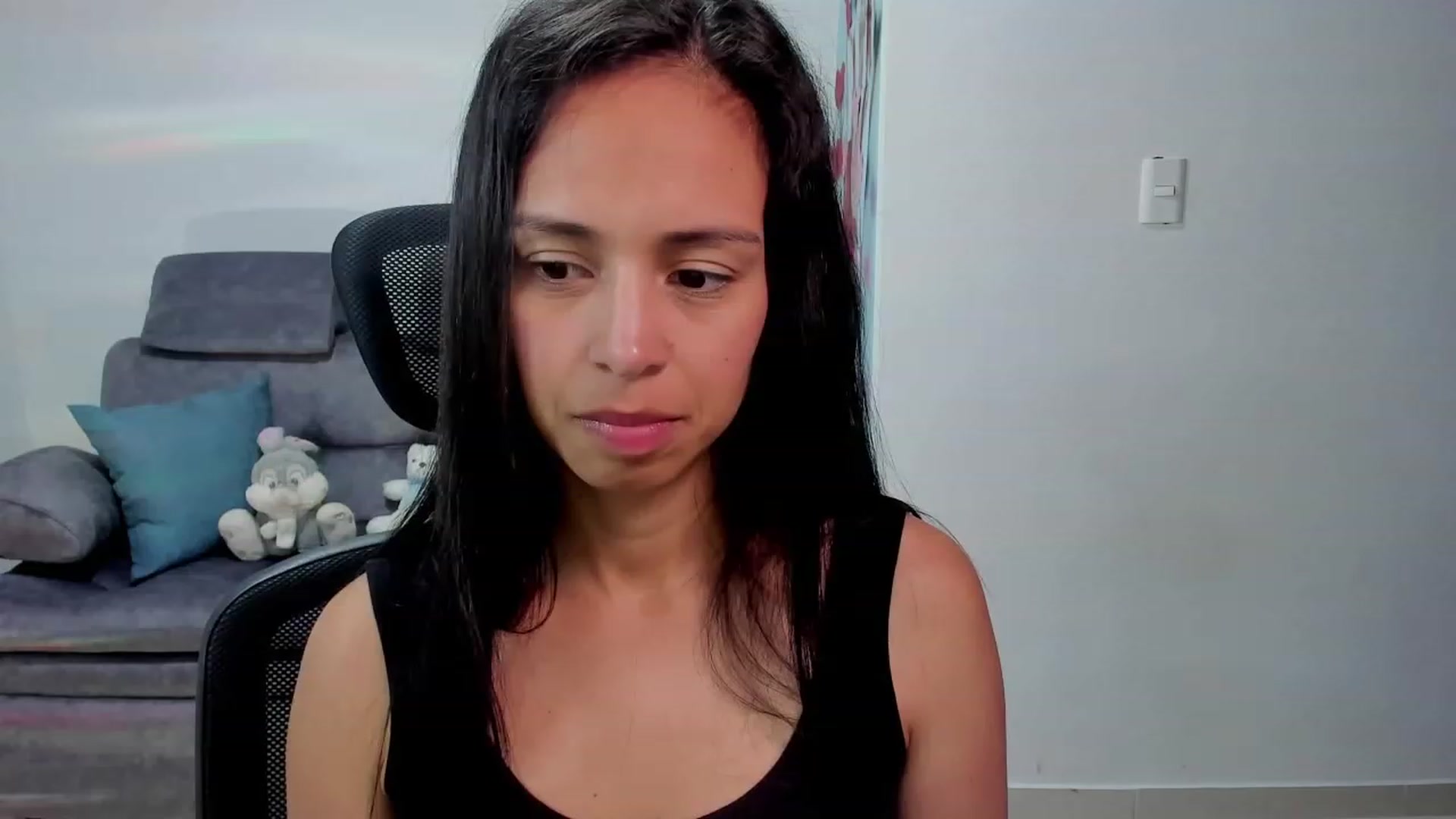 Gallery image thumbnail from Aliicia's myfreecams stream on, 05/31/2023, 21:30 image 1 of 20