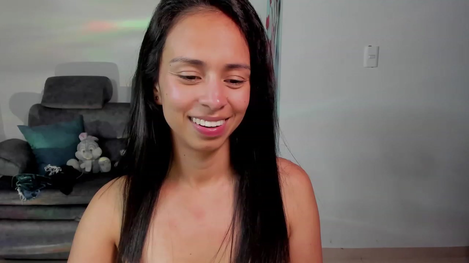 Gallery image thumbnail from Aliicia's myfreecams stream on, 05/31/2023, 23:18 image 13 of 20