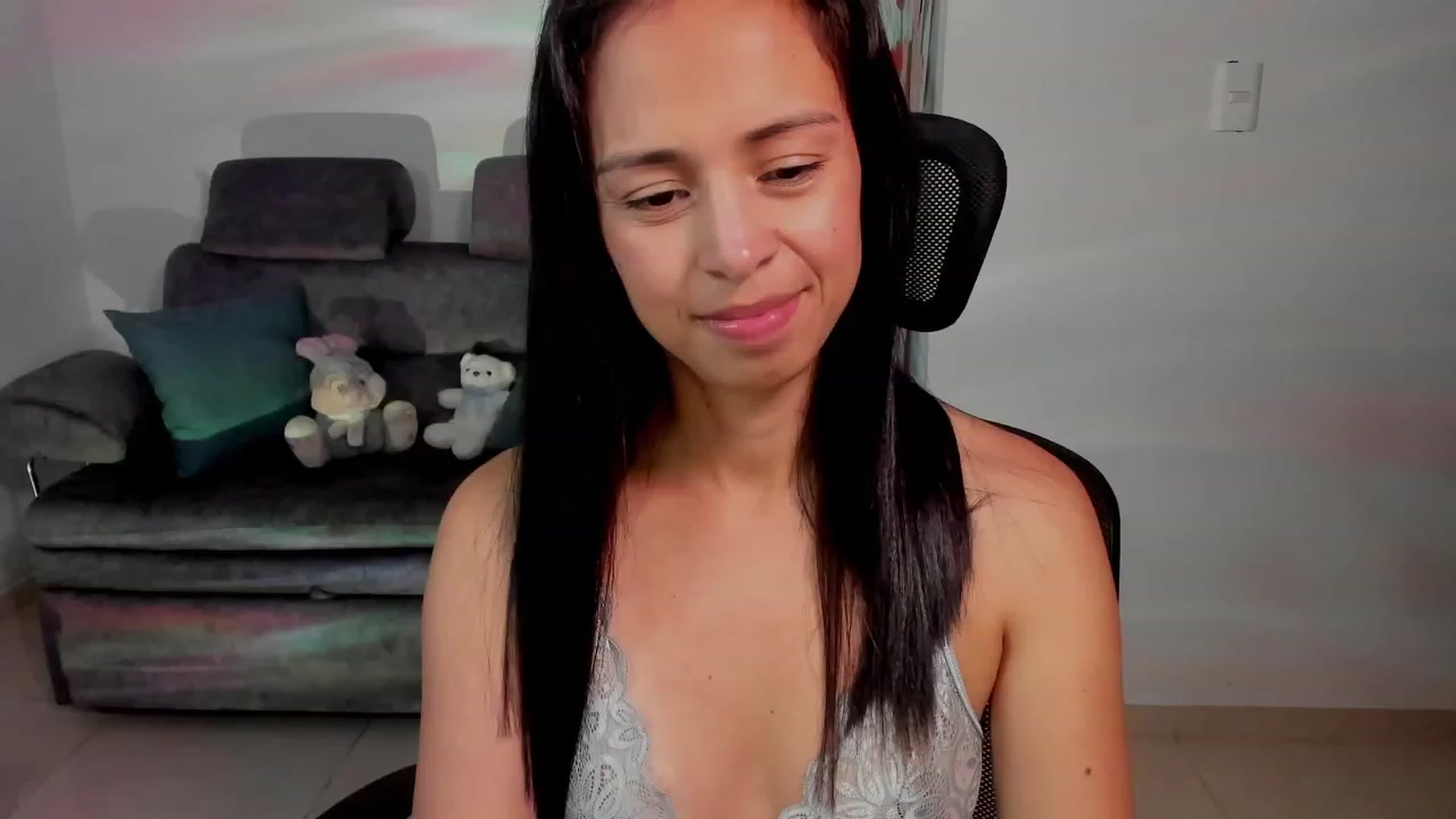 Gallery image thumbnail from Aliicia's myfreecams stream on, 06/02/2023, 22:48 image 8 of 20