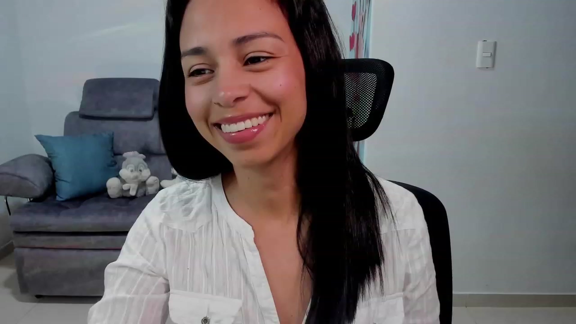 Gallery image thumbnail from Aliicia's myfreecams stream on, 06/06/2023, 14:51 image 1 of 20