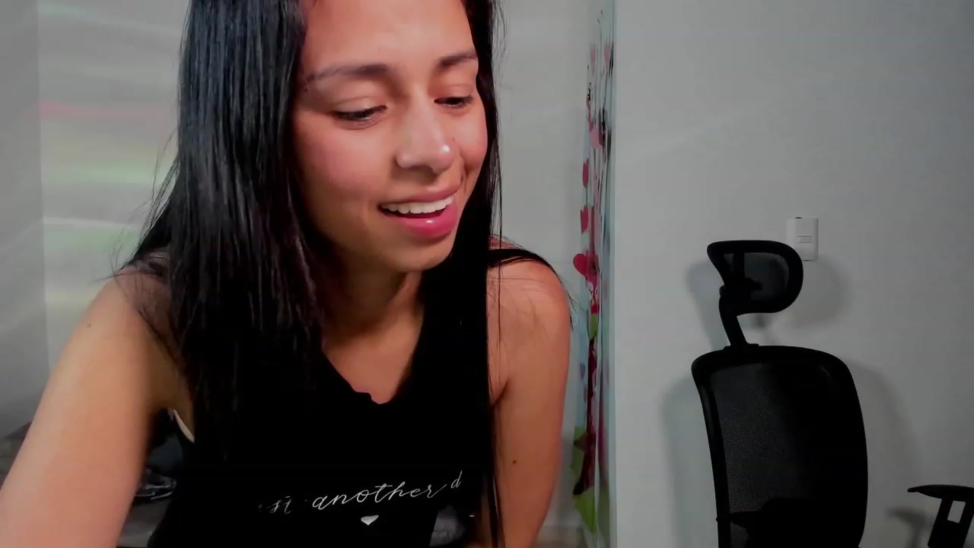 Gallery image thumbnail from Aliicia's myfreecams stream on, 06/07/2023, 23:00 image 8 of 20