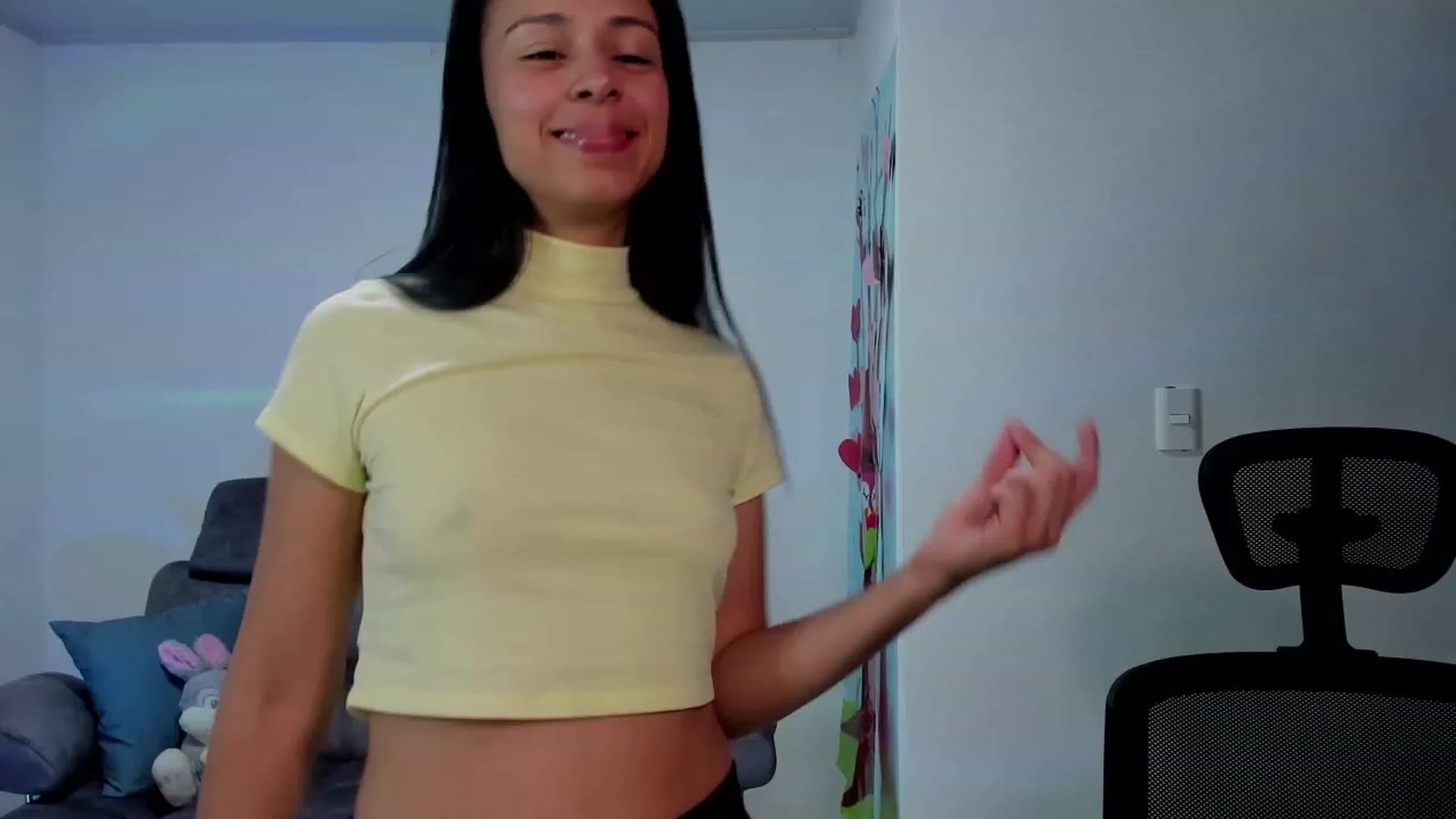 Gallery image thumbnail from Aliicia's myfreecams stream on, 06/13/2023, 21:41 image 2 of 20