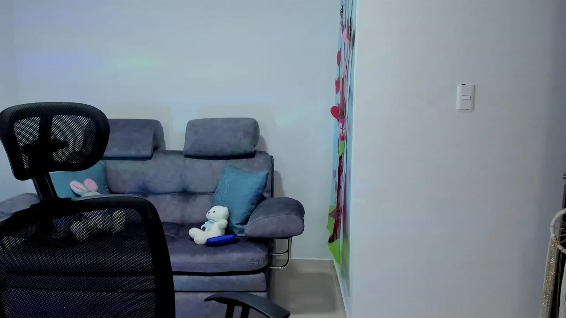 Gallery image thumbnail from Aliicia's myfreecams stream on, 06/13/2023, 21:41 image 14 of 20
