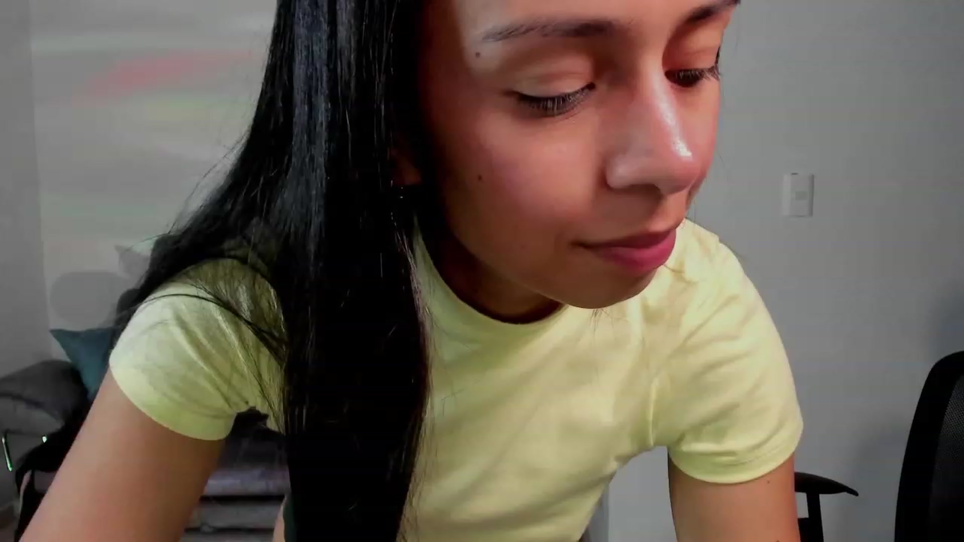 Gallery image thumbnail from Aliicia's myfreecams stream on, 06/13/2023, 23:24 image 6 of 20
