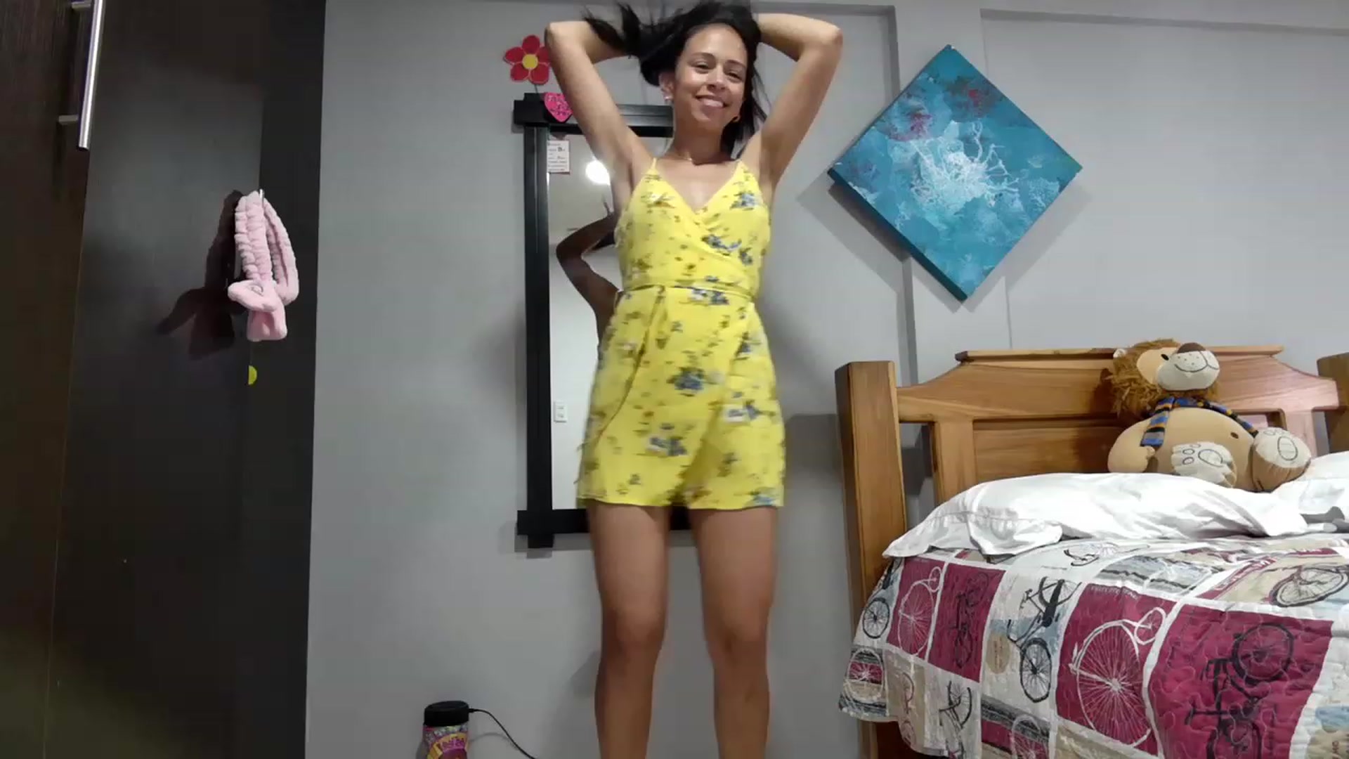 Gallery image thumbnail from Aliicia's myfreecams stream on, 06/19/2023, 19:21 image 4 of 20