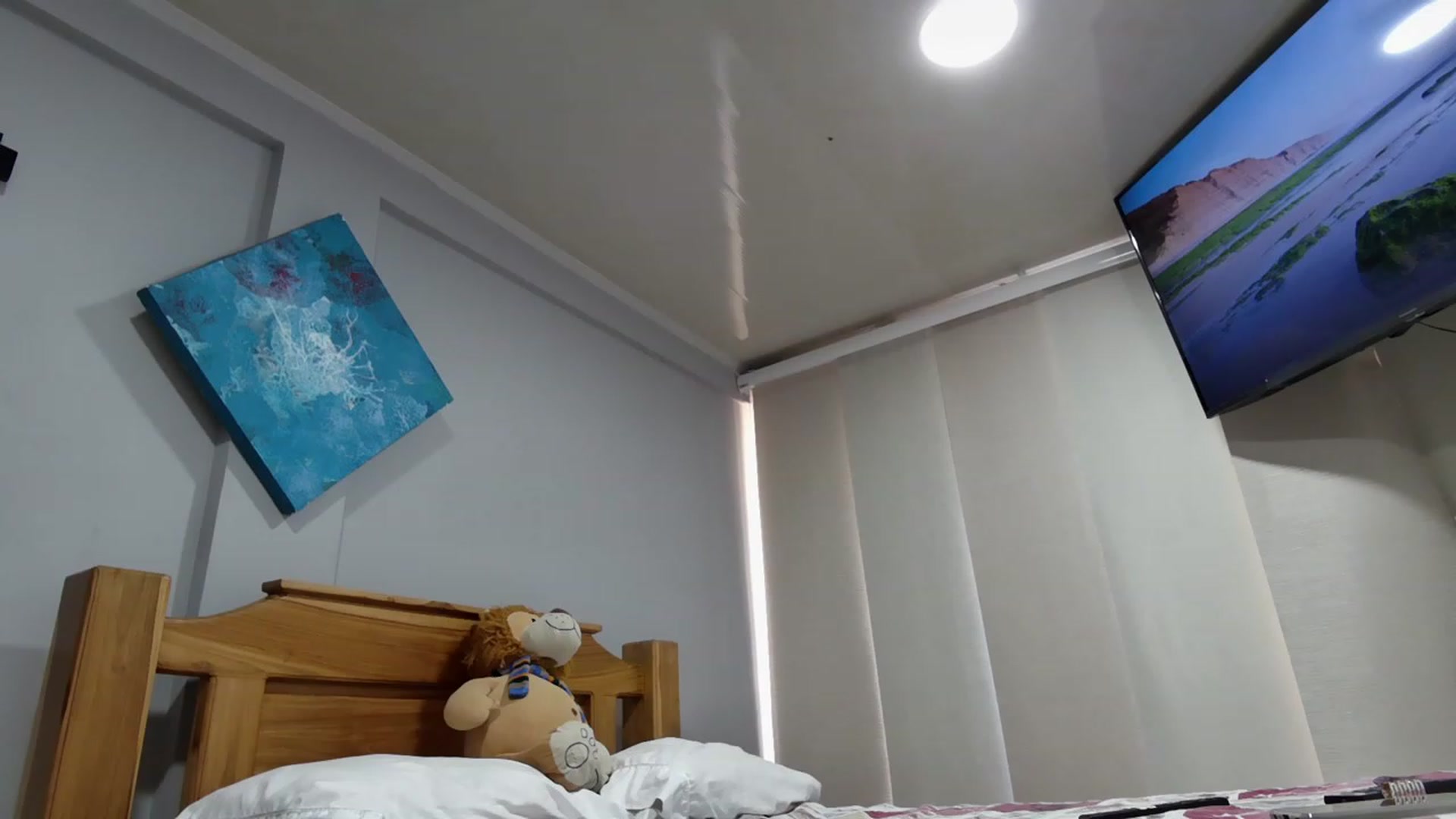 Gallery image thumbnail from Aliicia's myfreecams stream on, 06/19/2023, 19:21 image 1 of 20