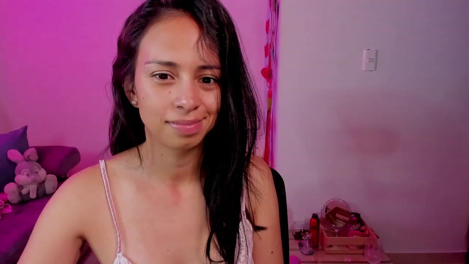 Gallery image thumbnail from Aliicia's myfreecams stream on, 08/09/2023, 16:42 image 17 of 20