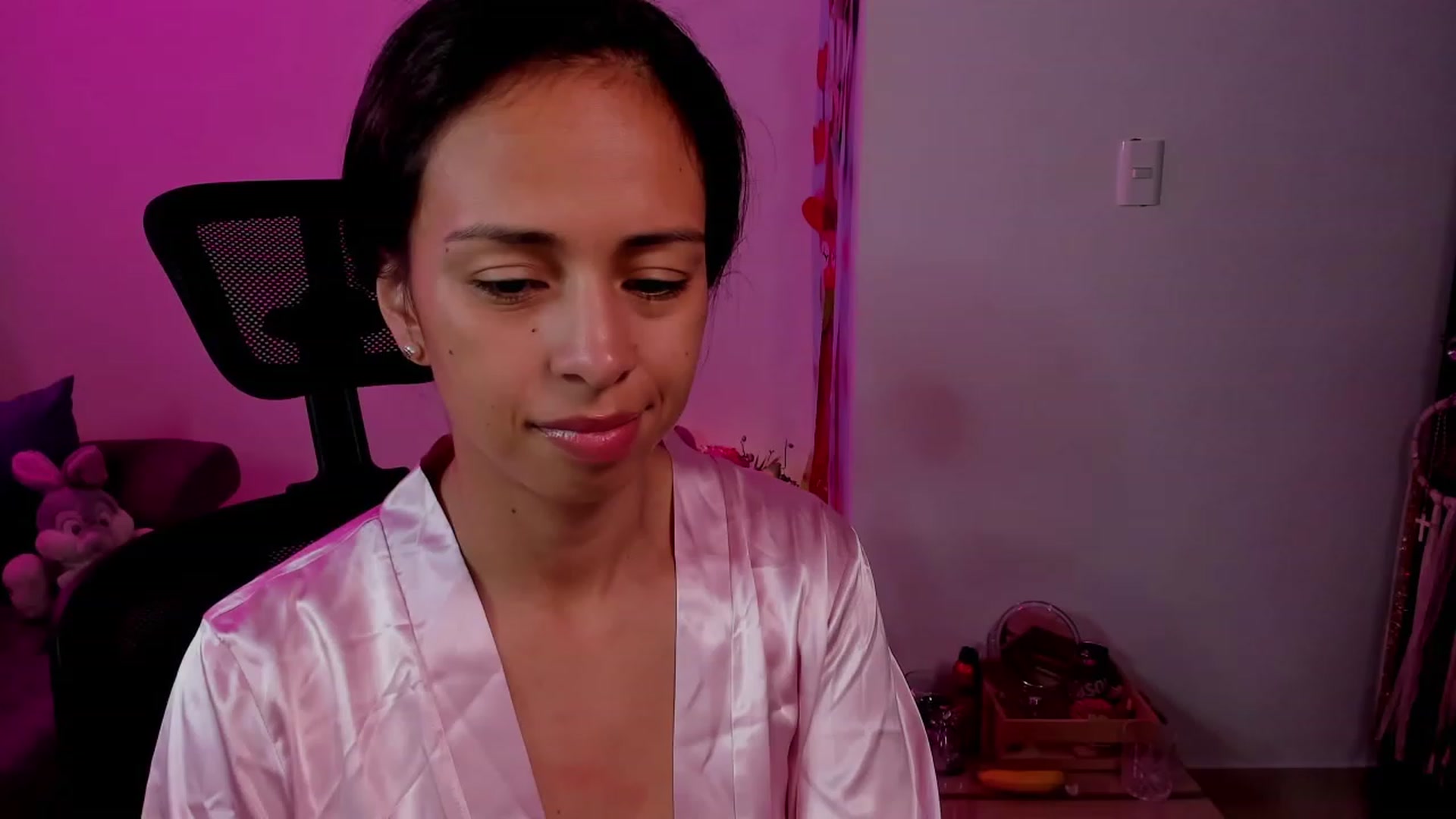 Gallery image thumbnail from Aliicia's myfreecams stream on, 08/09/2023, 16:42 image 2 of 20
