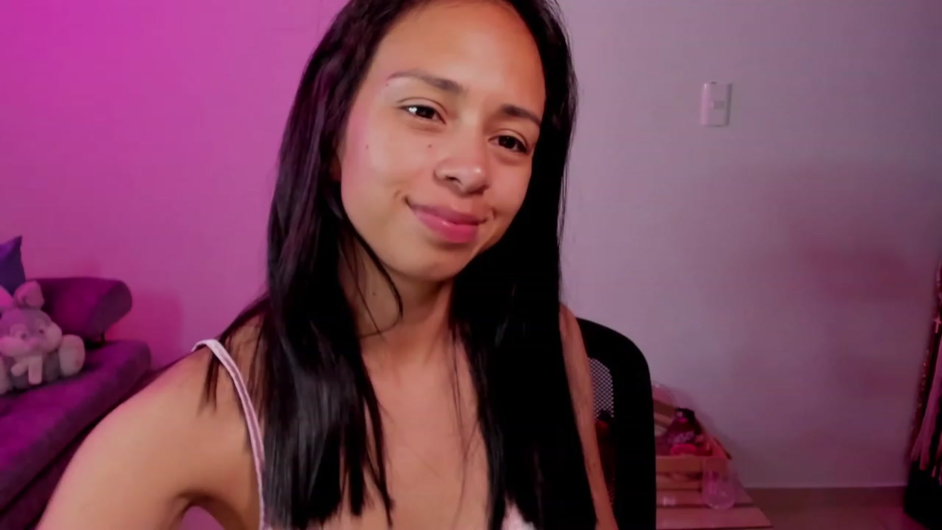 Gallery image thumbnail from Aliicia's myfreecams stream on, 08/09/2023, 16:42 image 14 of 20