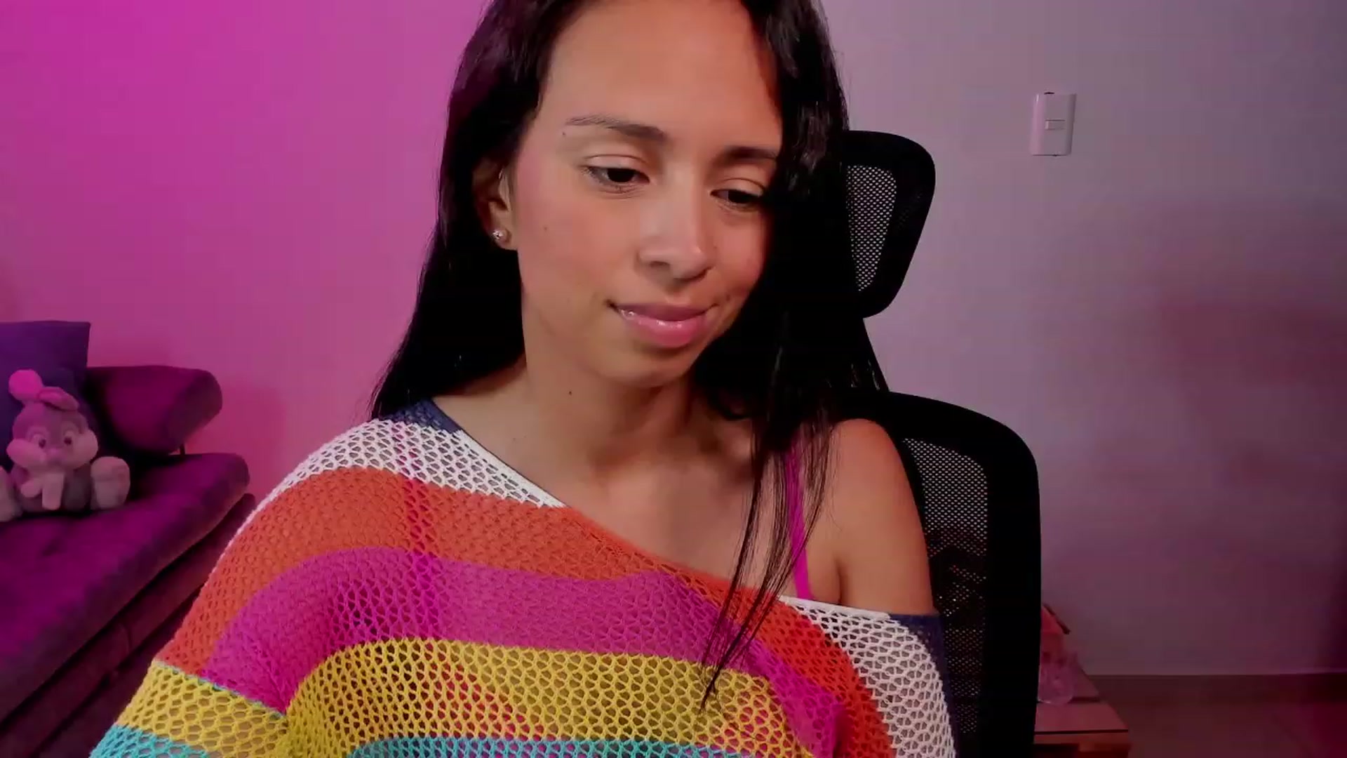 Gallery image thumbnail from Aliicia's myfreecams stream on, 10/02/2023, 23:14 image 6 of 20