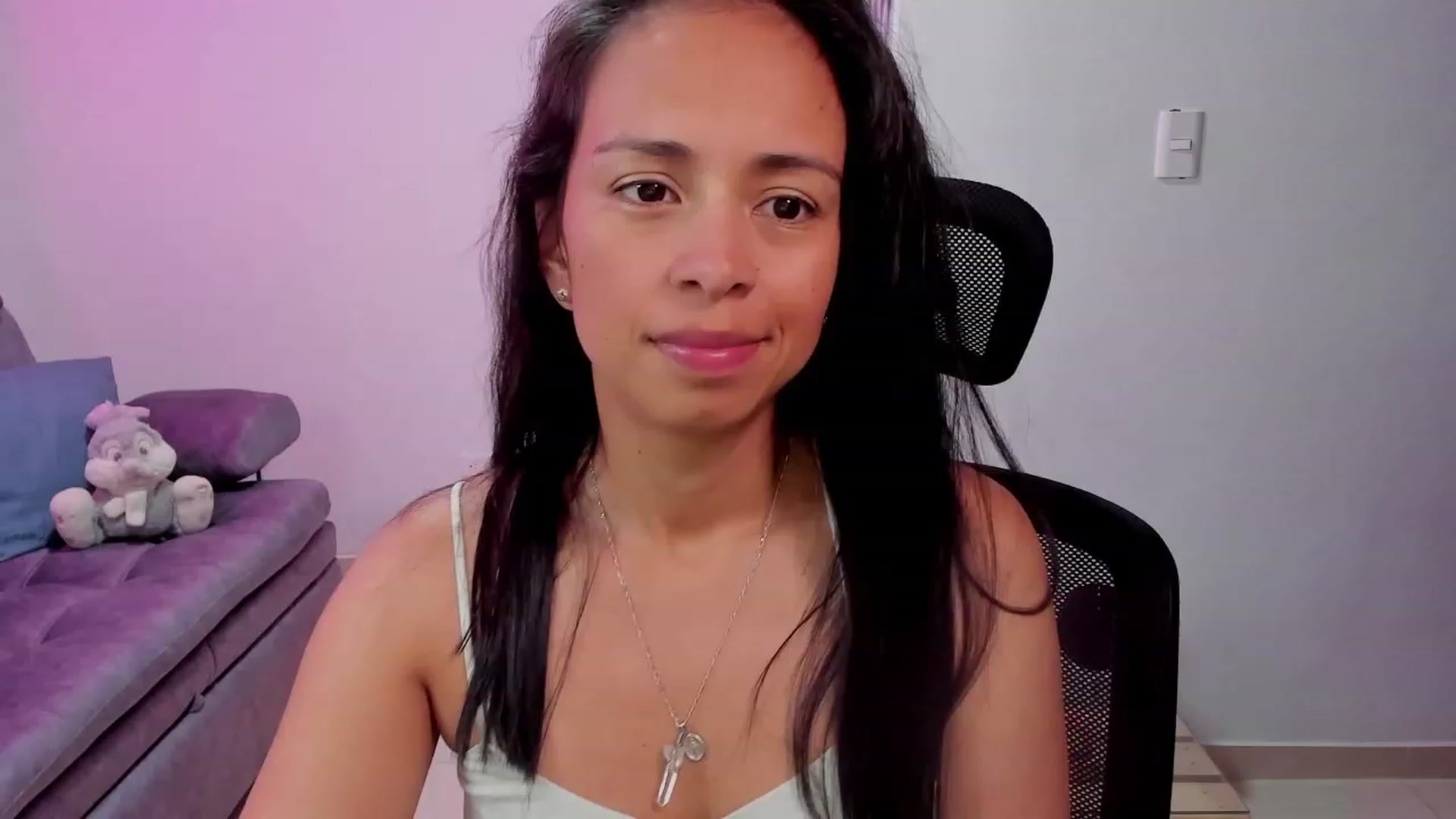 Gallery image thumbnail from Aliicia's myfreecams stream on, 10/10/2023, 16:54 image 2 of 20