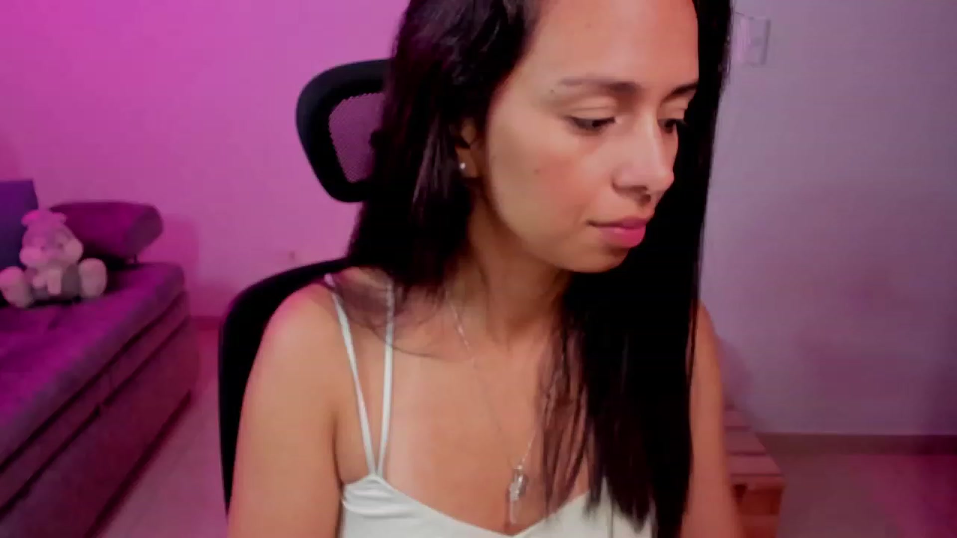 Gallery image thumbnail from Aliicia's myfreecams stream on, 10/10/2023, 16:54 image 11 of 20