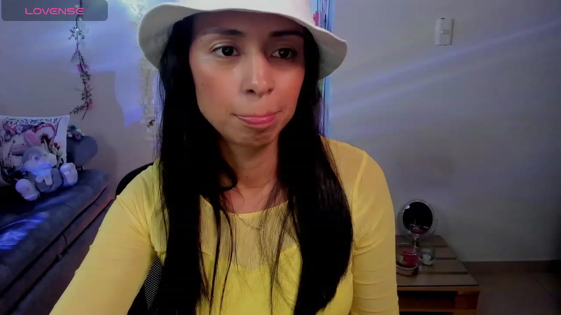 Gallery image thumbnail from Aliicia's myfreecams stream on, 11/24/2023, 24:19 image 18 of 20