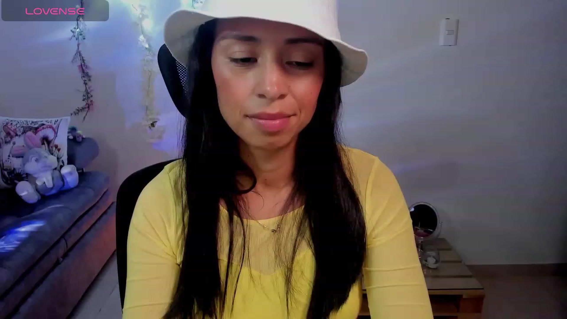 Gallery image thumbnail from Aliicia's myfreecams stream on, 11/24/2023, 24:19 image 20 of 20