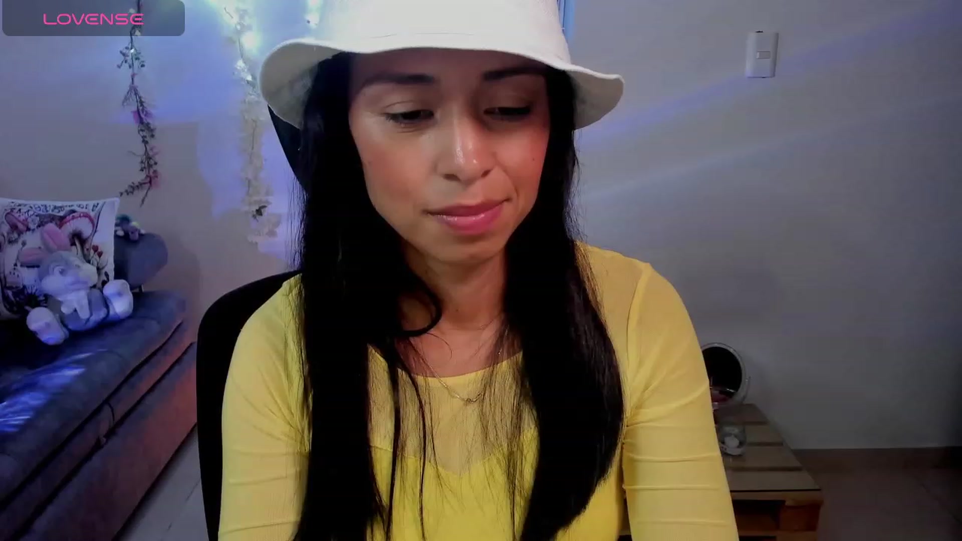 Gallery image thumbnail from Aliicia's myfreecams stream on, 11/24/2023, 24:19 image 17 of 20