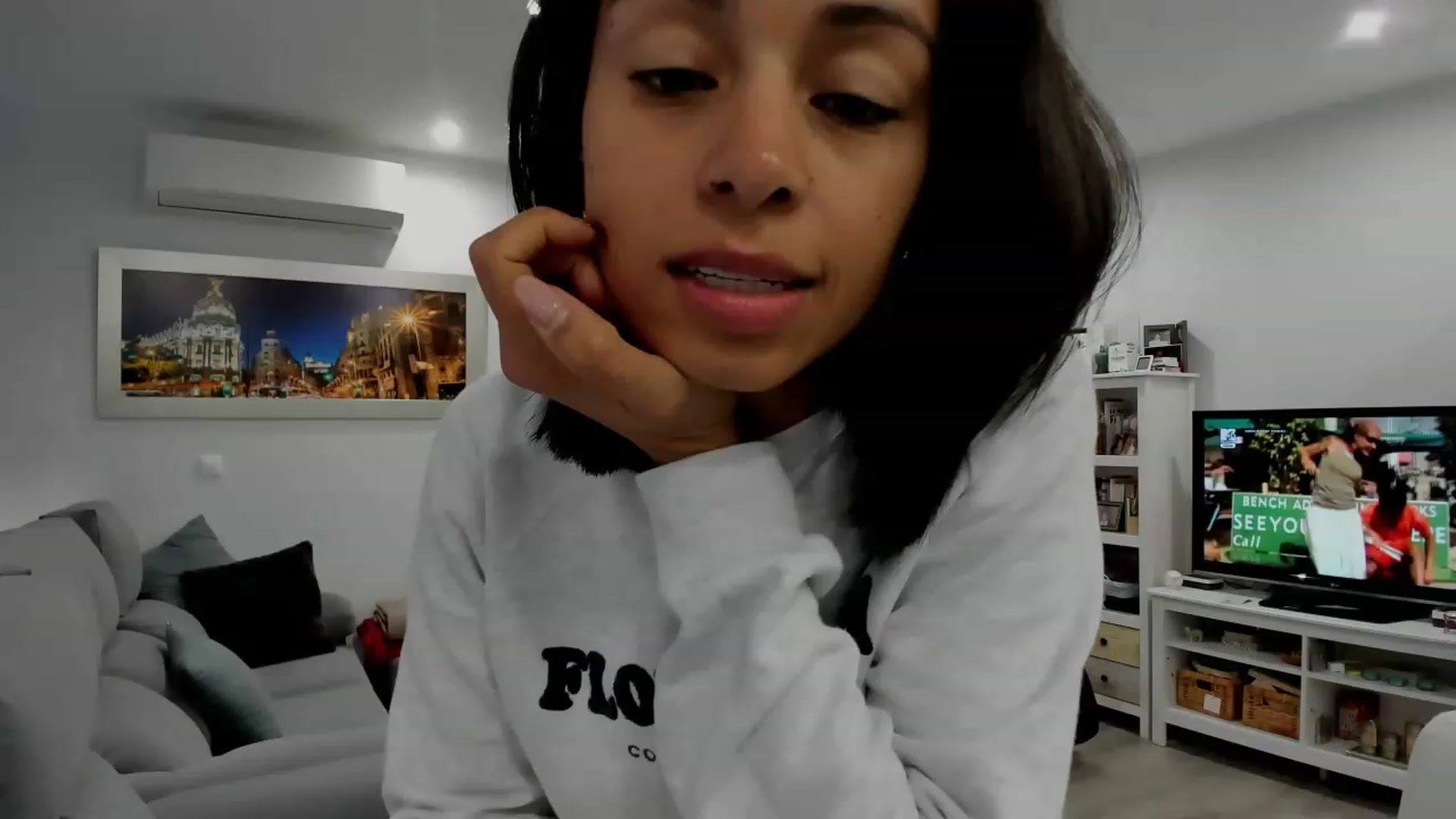Gallery image thumbnail from Aliicia's myfreecams stream on, 02/26/2024, 08:15 image 7 of 20