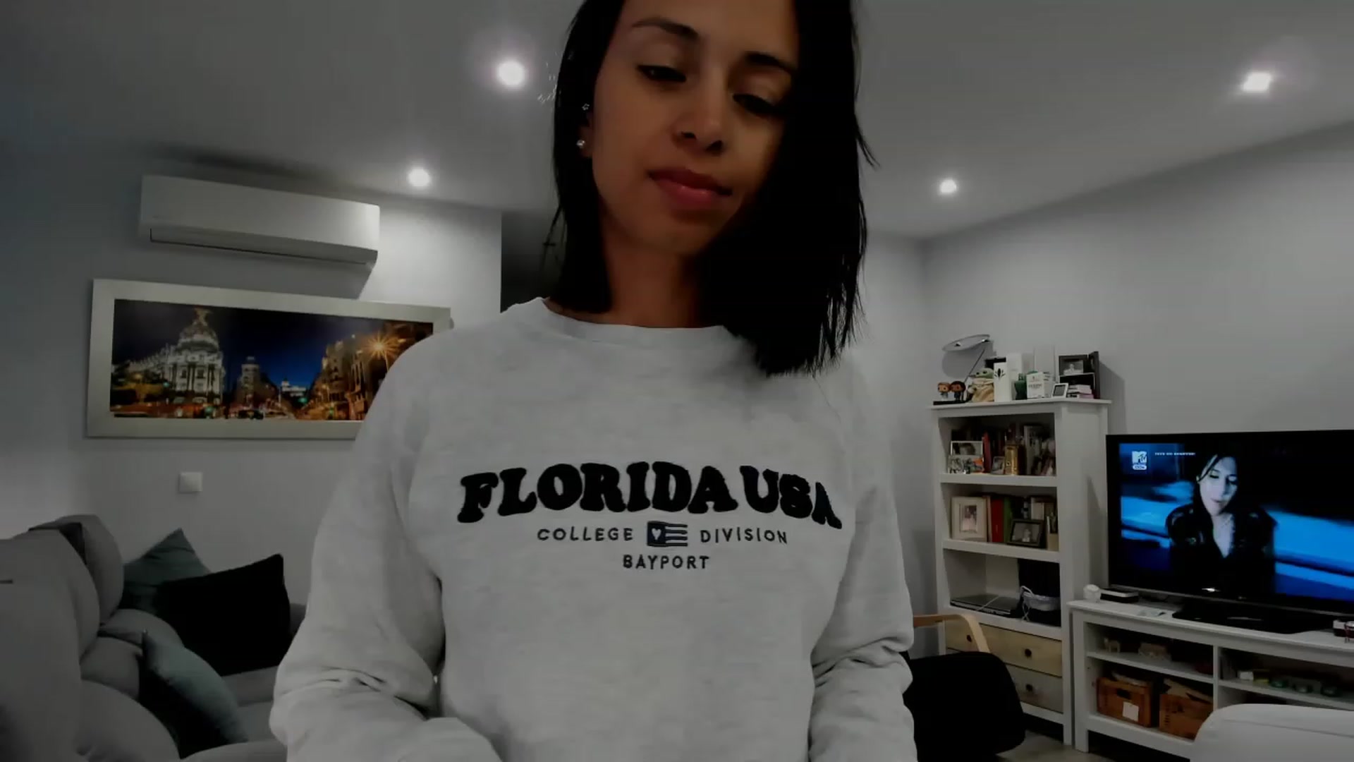 Gallery image thumbnail from Aliicia's myfreecams stream on, 02/26/2024, 08:15 image 16 of 20