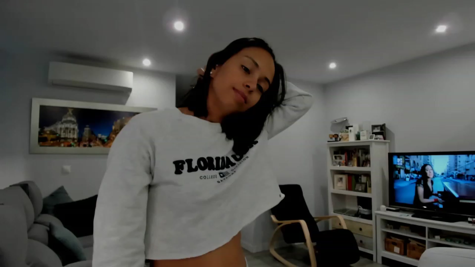 Gallery image thumbnail from Aliicia's myfreecams stream on, 02/26/2024, 08:15 image 17 of 20
