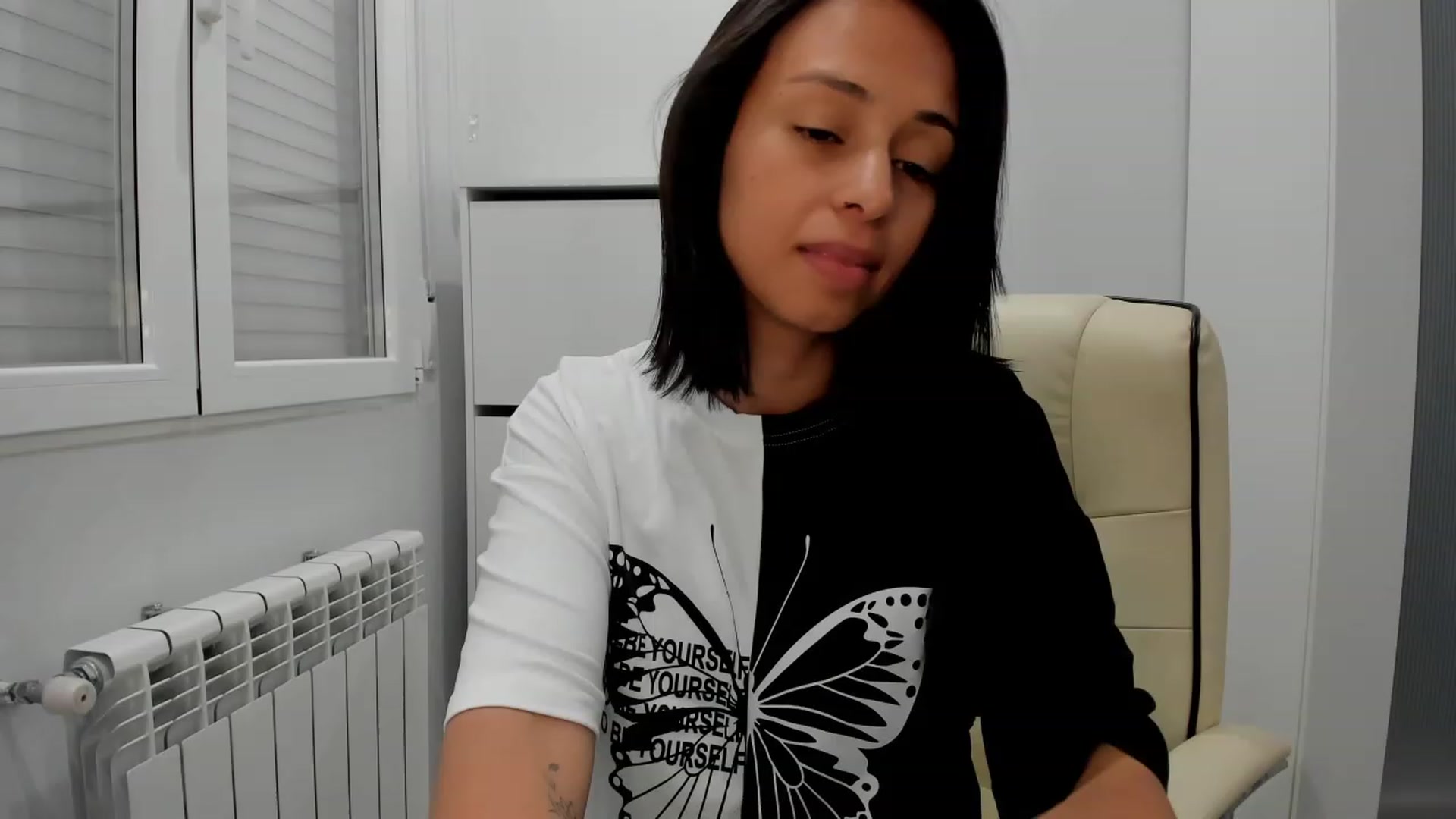 Gallery image thumbnail from Aliicia's myfreecams stream on, 03/01/2024, 12:45 image 12 of 20