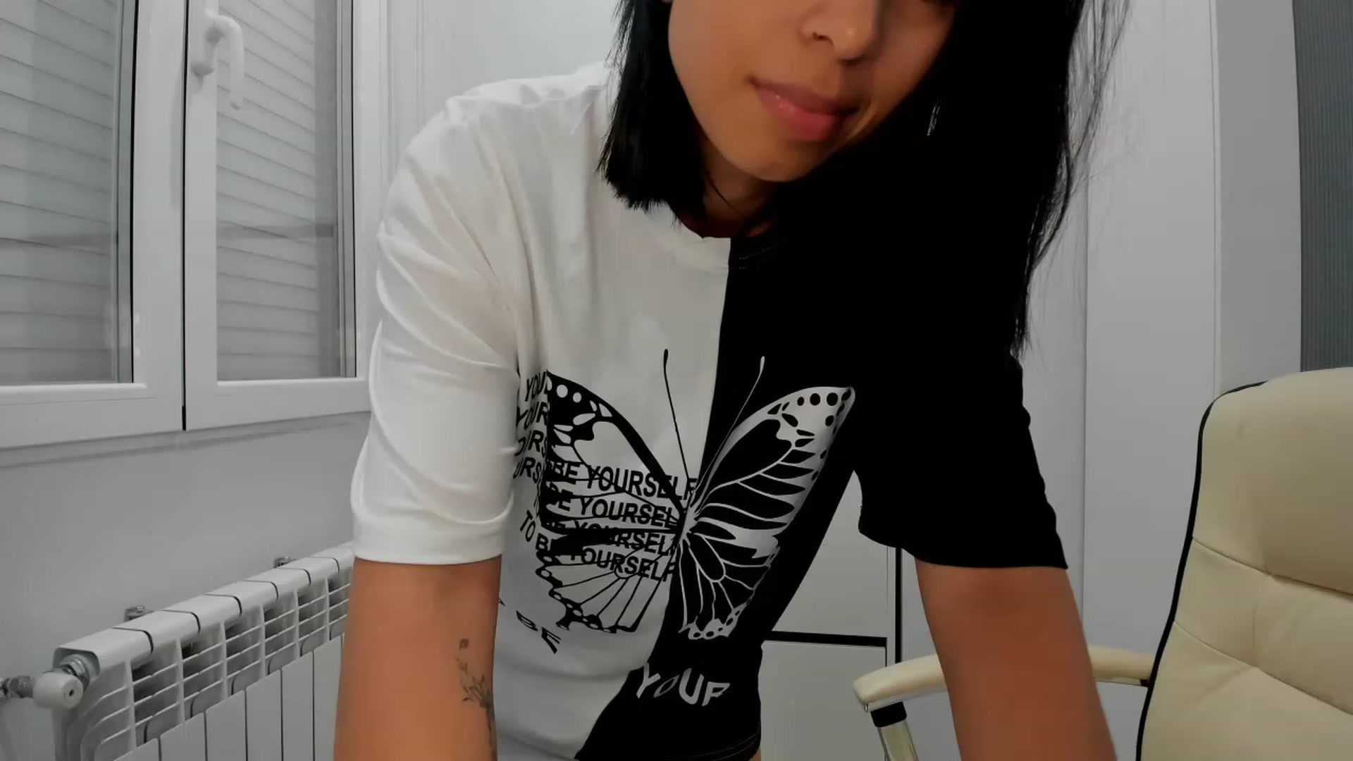 Gallery image thumbnail from Aliicia's myfreecams stream on, 03/01/2024, 12:45 image 19 of 20