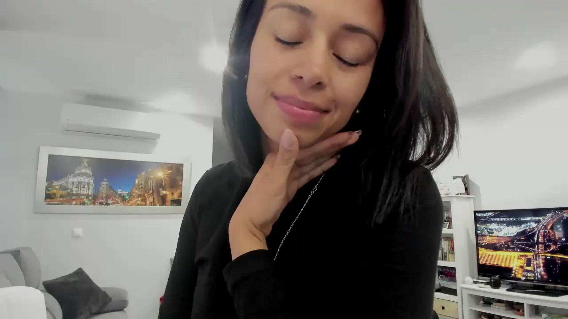 Gallery image thumbnail from Aliicia's myfreecams stream on, 03/04/2024, 12:19 image 11 of 20
