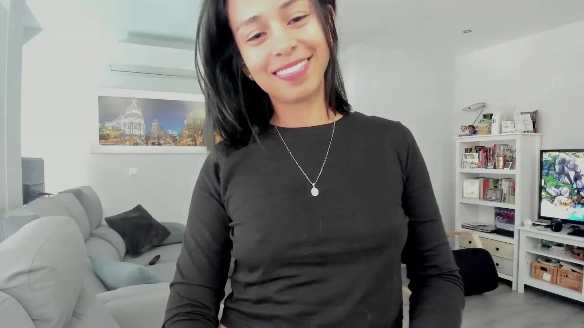 Gallery image thumbnail from Aliicia's myfreecams stream on, 03/04/2024, 12:19 image 3 of 20
