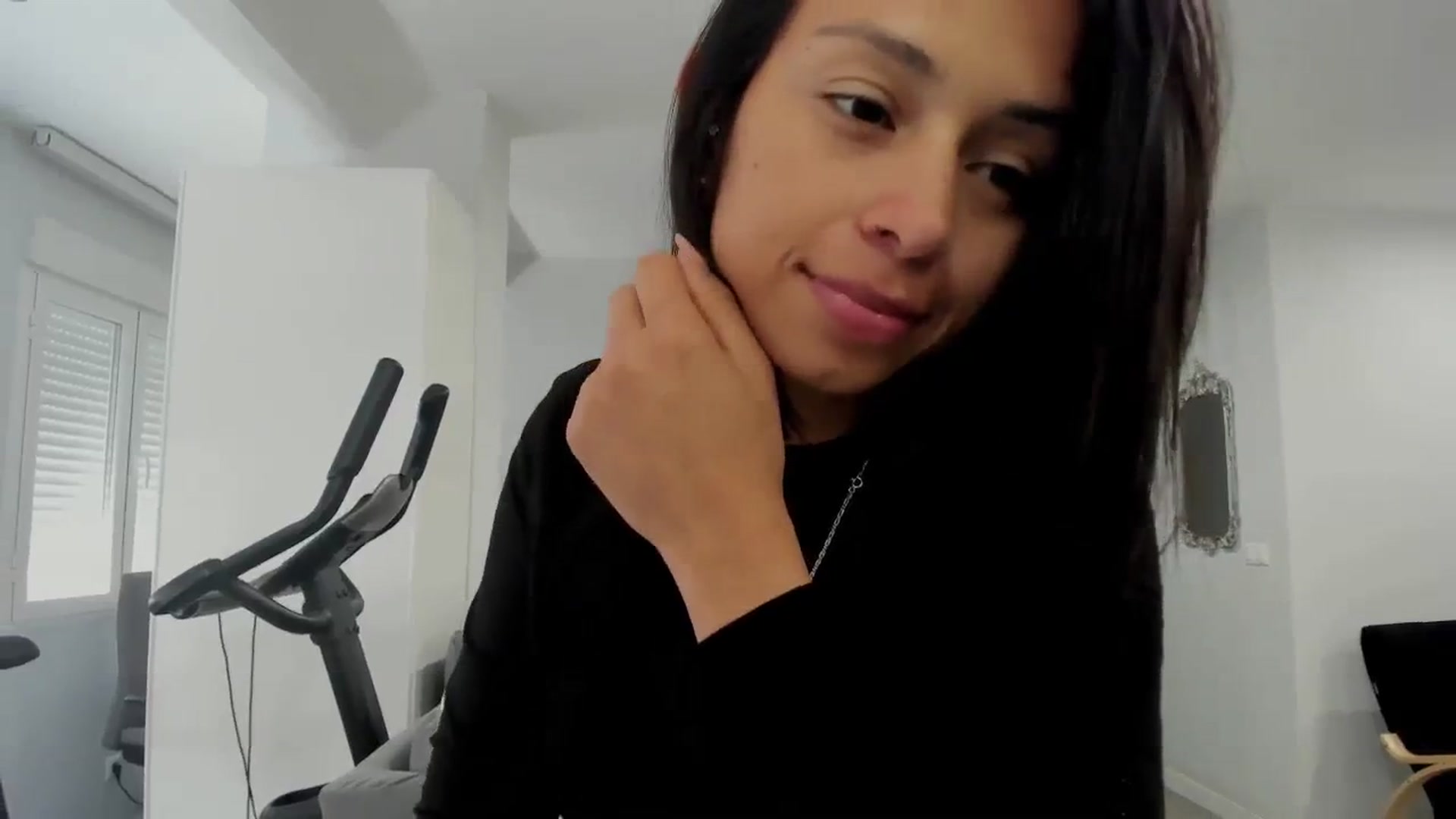 Gallery image thumbnail from Aliicia's myfreecams stream on, 03/04/2024, 12:19 image 17 of 20