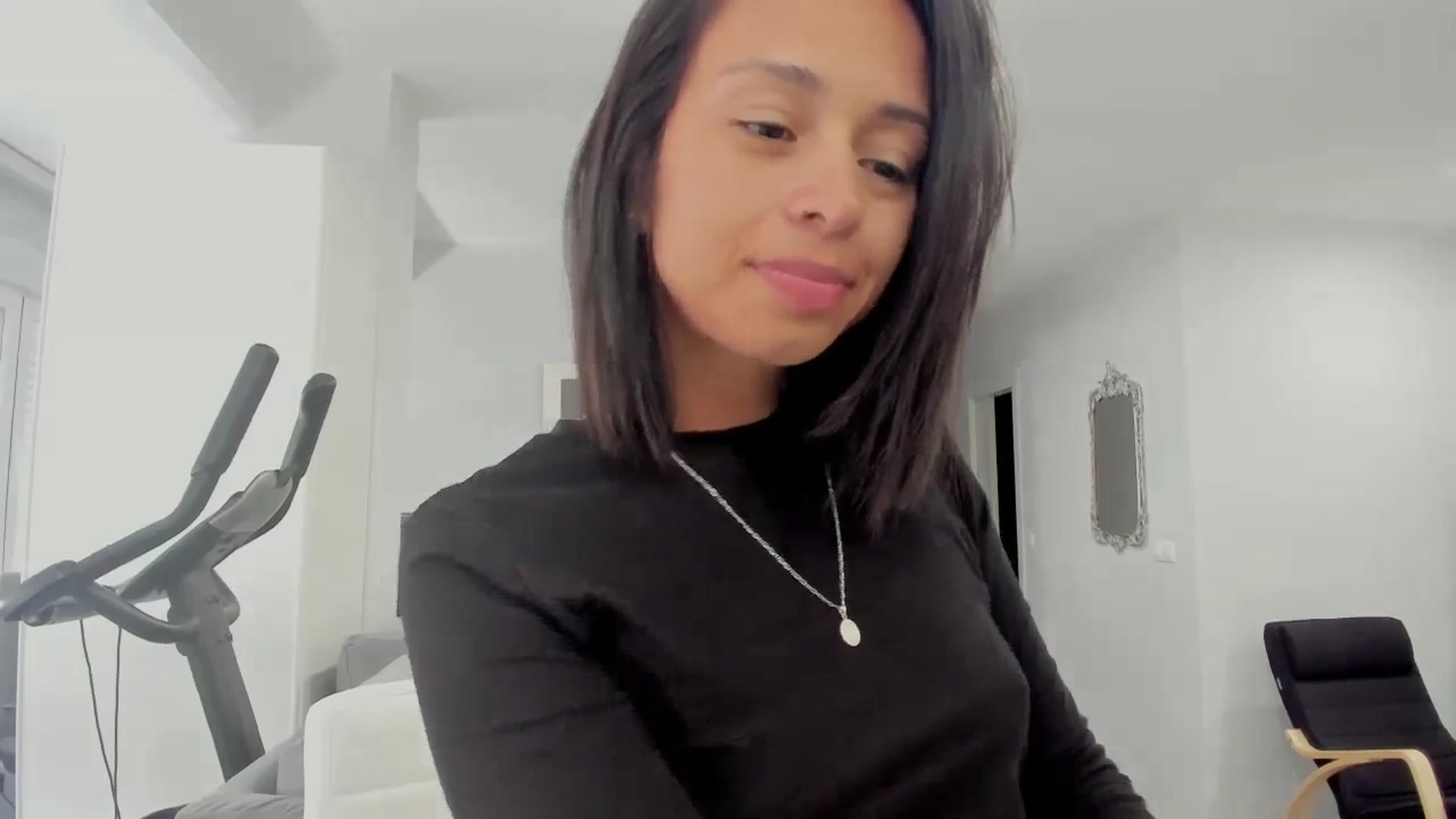 Gallery image thumbnail from Aliicia's myfreecams stream on, 03/04/2024, 12:19 image 14 of 20