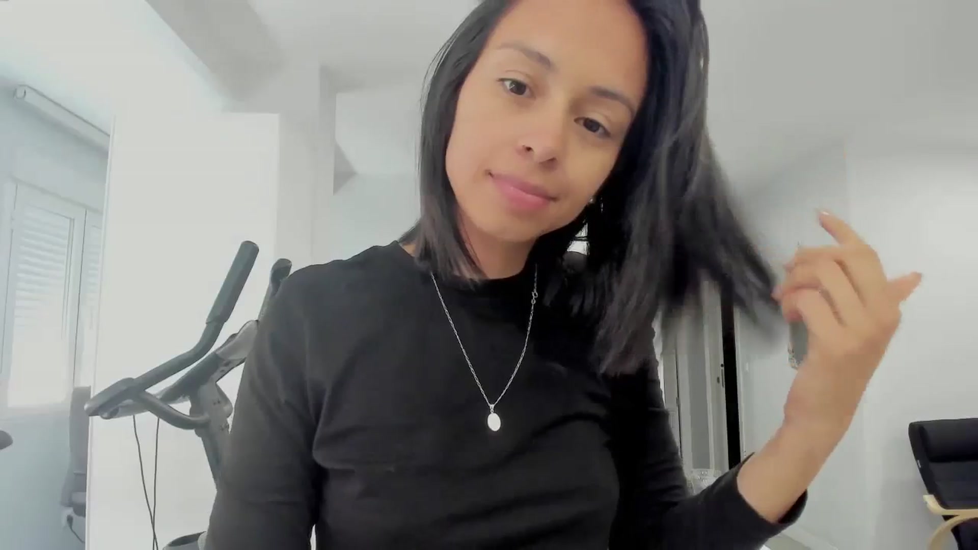 Gallery image thumbnail from Aliicia's myfreecams stream on, 03/04/2024, 12:19 image 19 of 20
