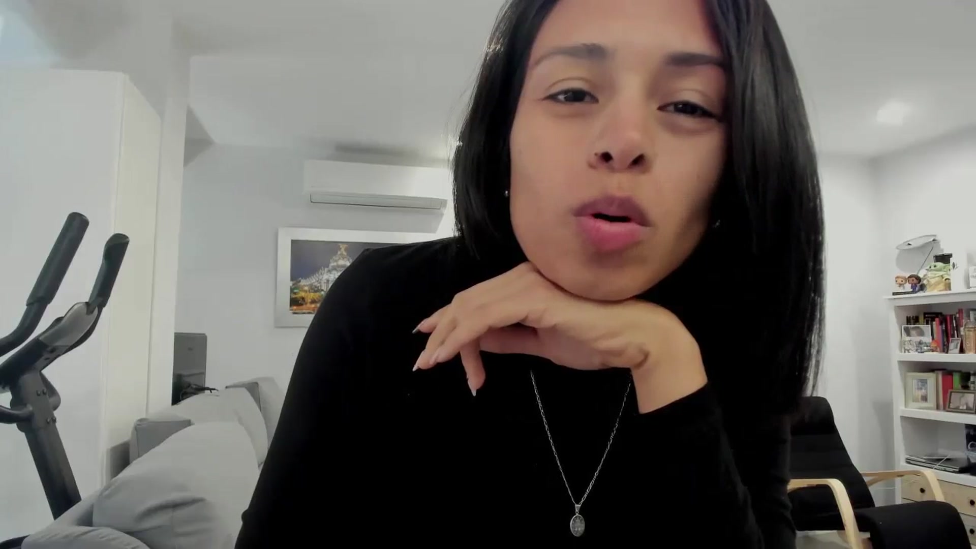 Gallery image thumbnail from Aliicia's myfreecams stream on, 03/04/2024, 12:19 image 8 of 20