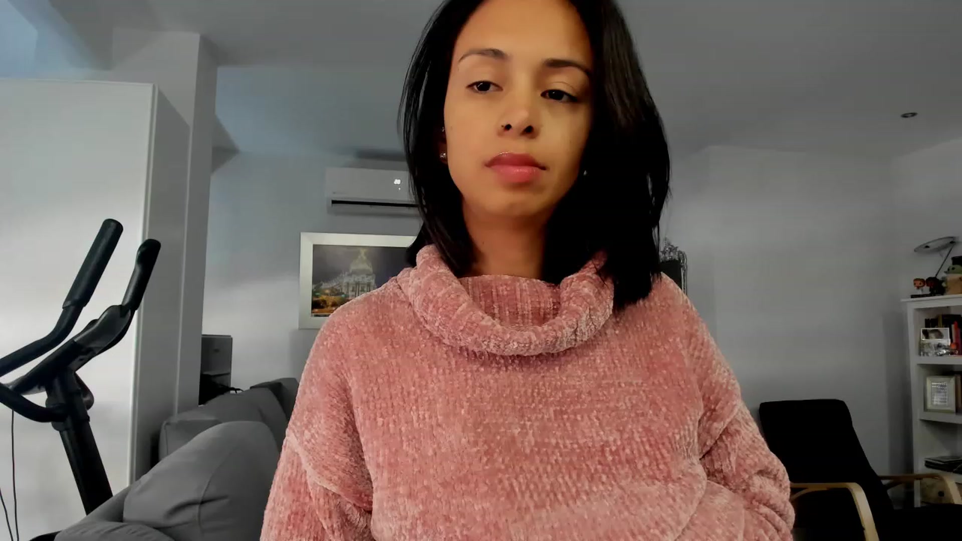Gallery image thumbnail from Aliicia's myfreecams stream on, 03/05/2024, 10:02 image 1 of 20