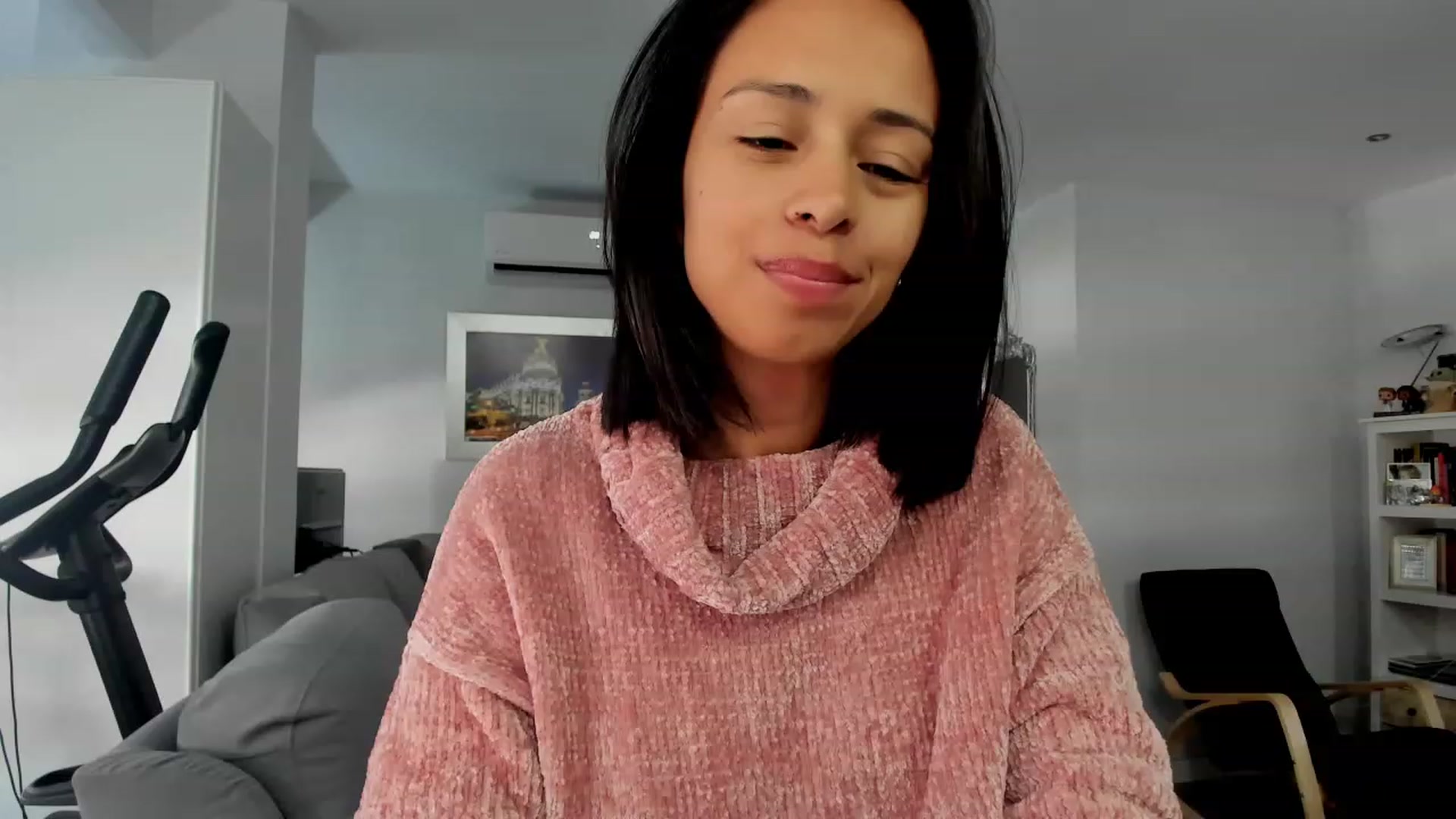 Gallery image thumbnail from Aliicia's myfreecams stream on, 03/05/2024, 10:02 image 7 of 20
