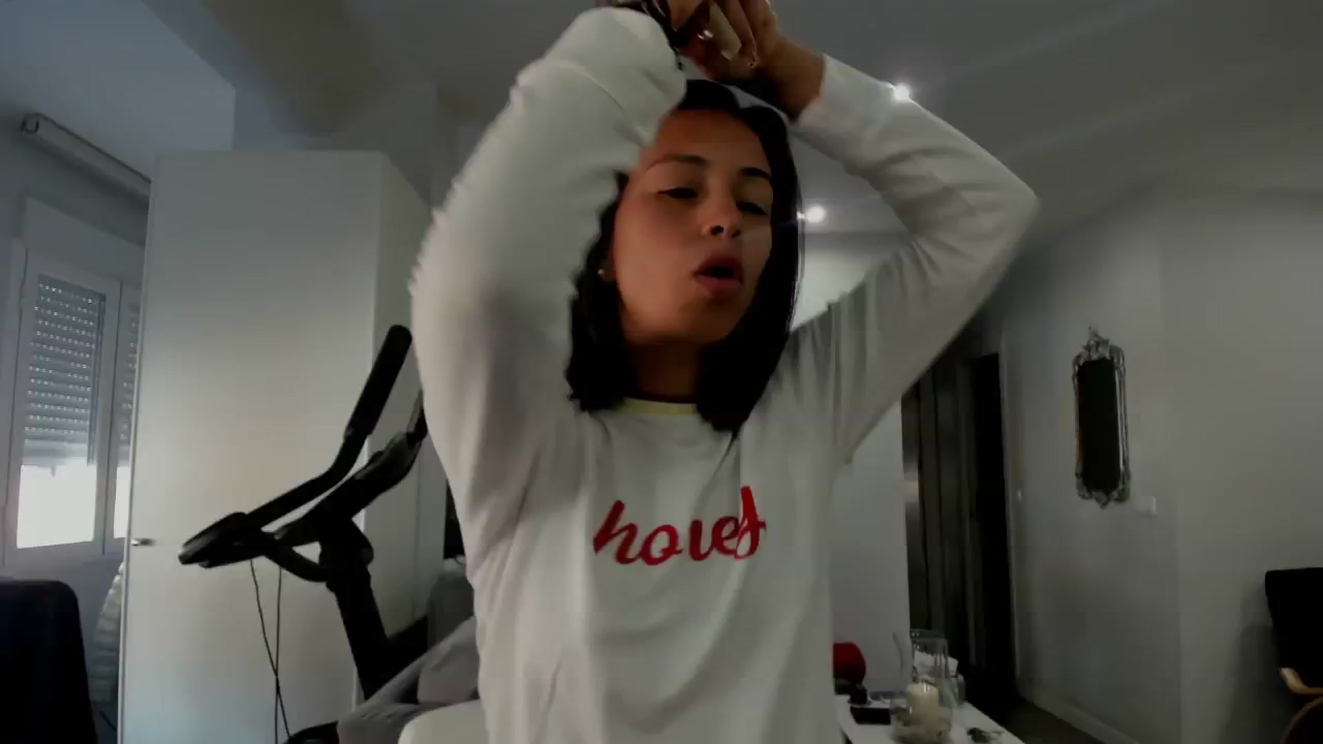 Gallery image thumbnail from Aliicia's myfreecams stream on, 03/06/2024, 09:20 image 9 of 20