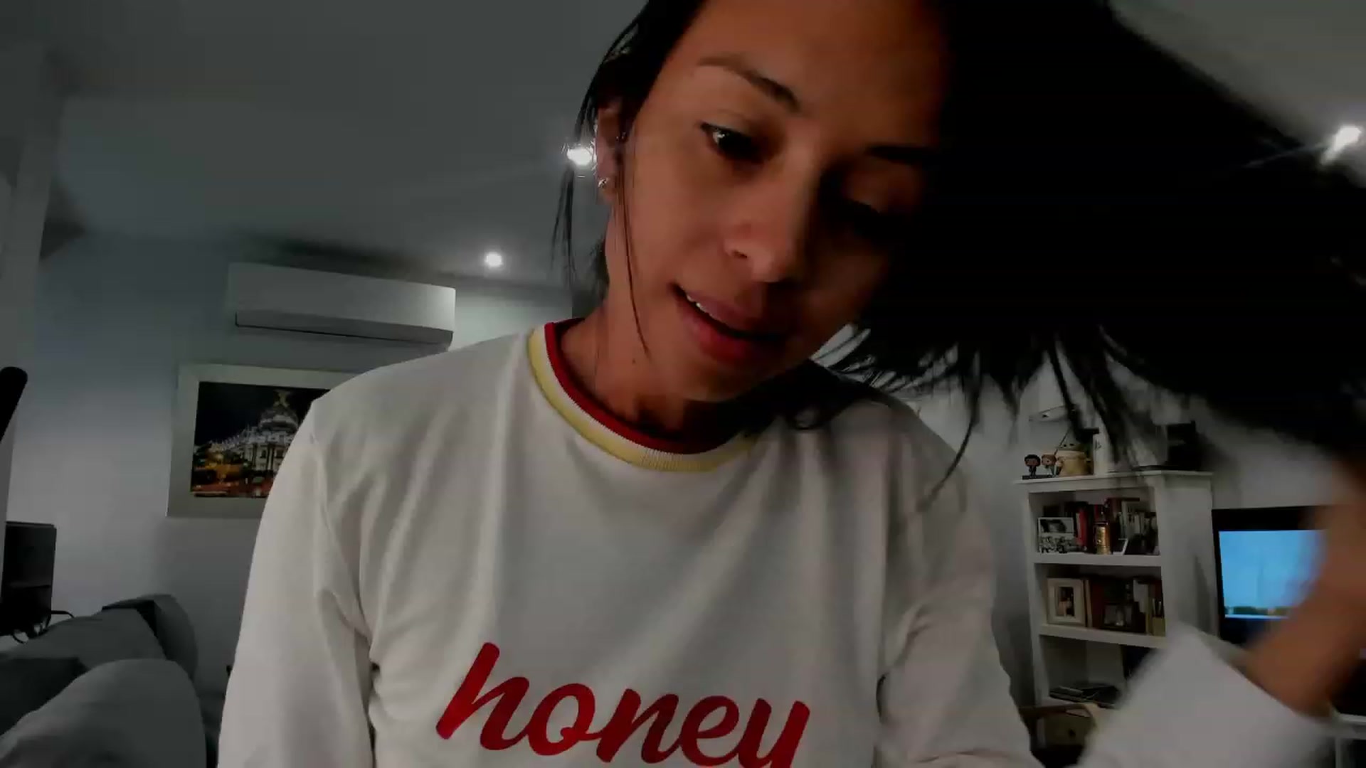 Gallery image thumbnail from Aliicia's myfreecams stream on, 03/06/2024, 09:53 image 3 of 20