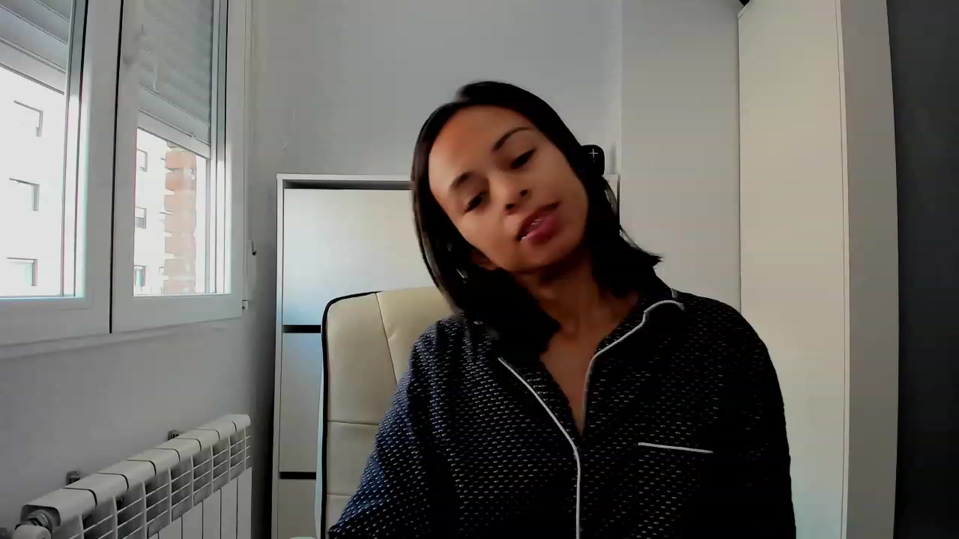 Gallery image thumbnail from Aliicia's myfreecams stream on, 03/12/2024, 09:54 image 7 of 20