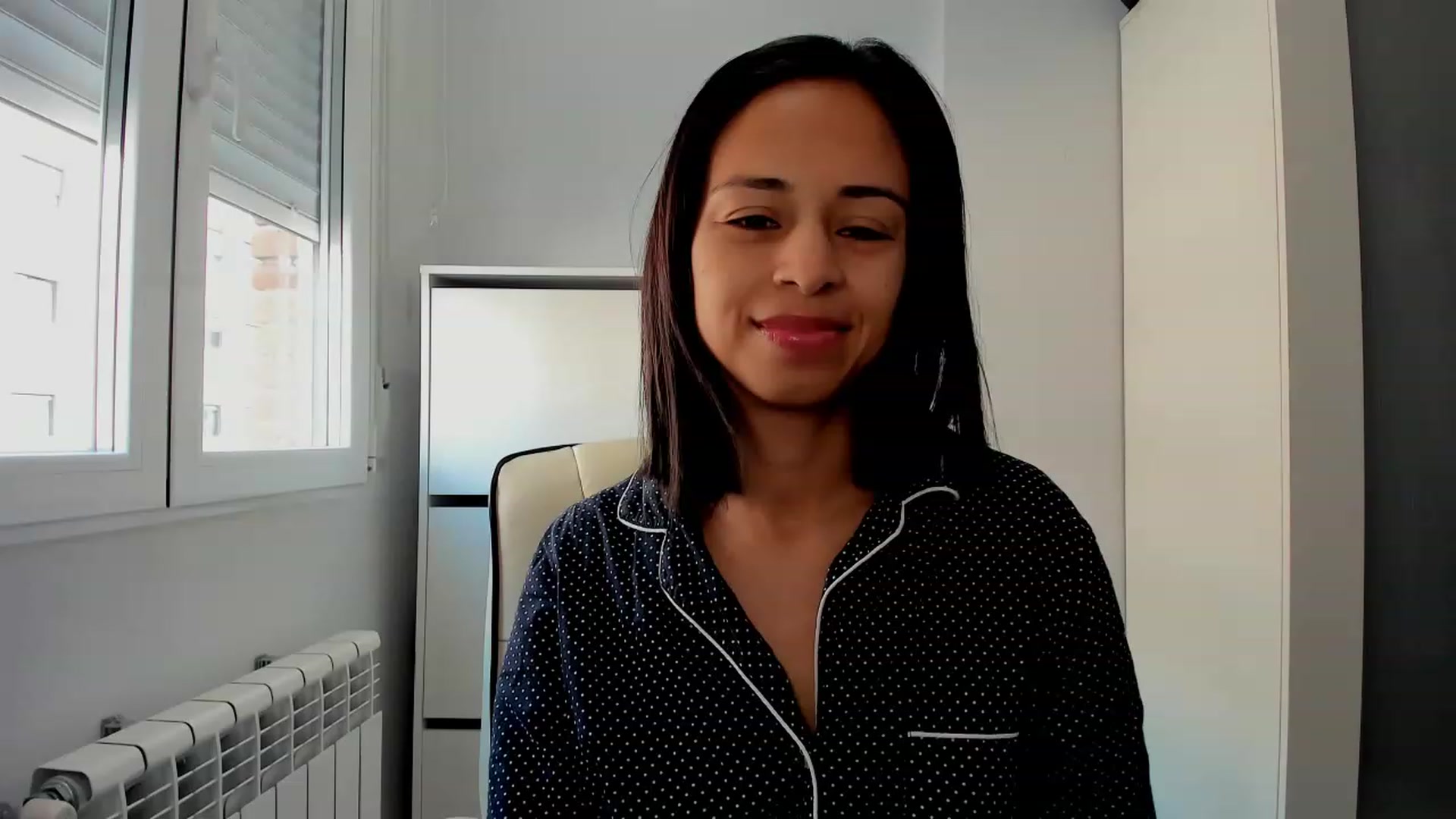 Gallery image thumbnail from Aliicia's myfreecams stream on, 03/12/2024, 09:54 image 16 of 20