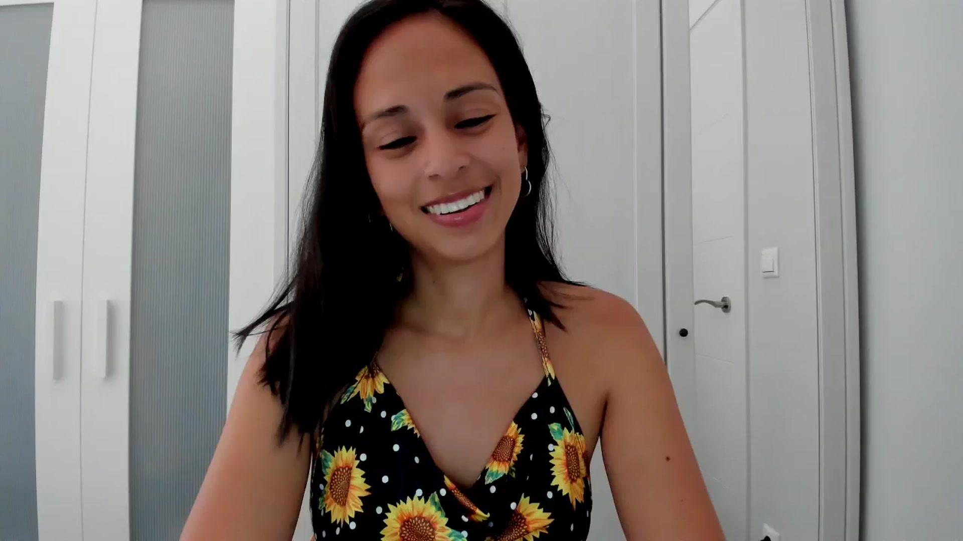 Gallery image thumbnail from Aliicia's myfreecams stream on, 08/20/2024, 16:14 image 2 of 20