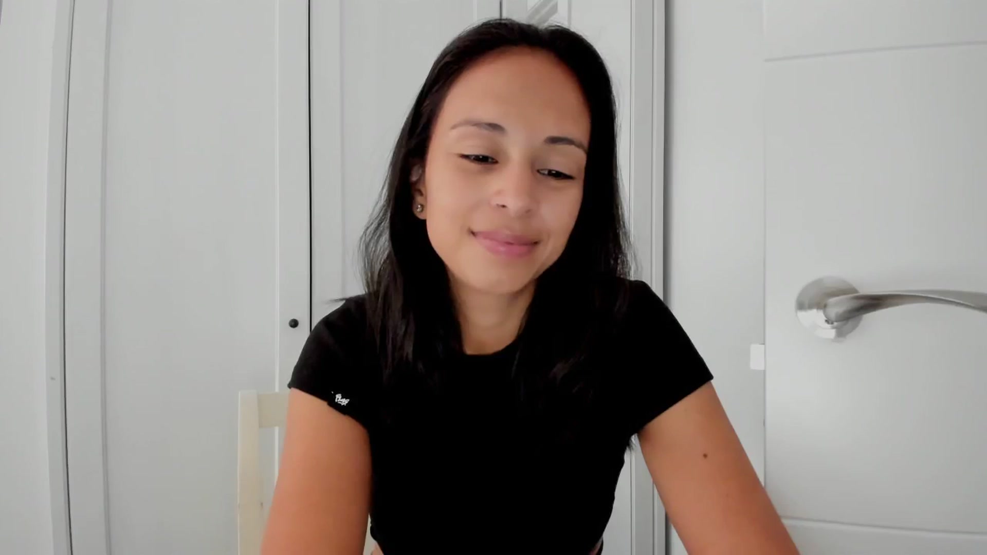 Gallery image thumbnail from Aliicia's myfreecams stream on, 08/29/2024, 10:31 image 7 of 20