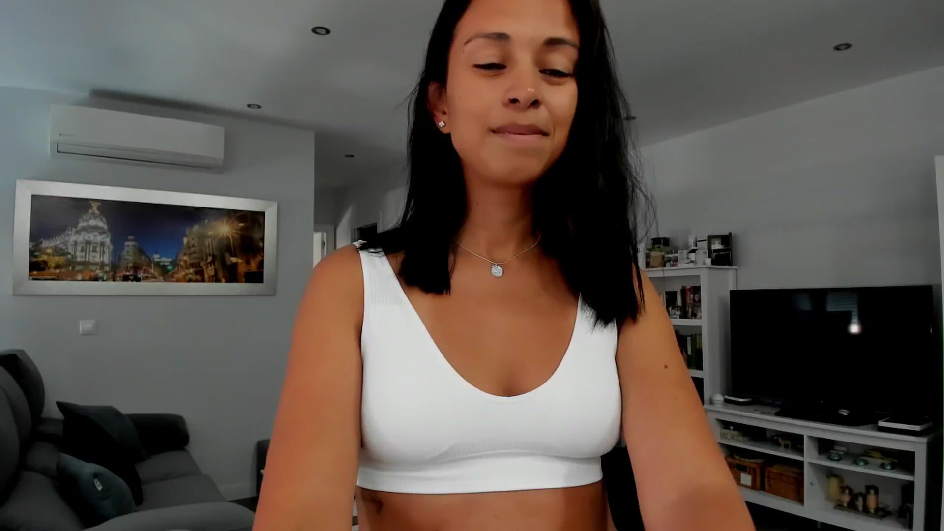Gallery image thumbnail from Aliicia's myfreecams stream on, 08/30/2024, 11:47 image 15 of 20