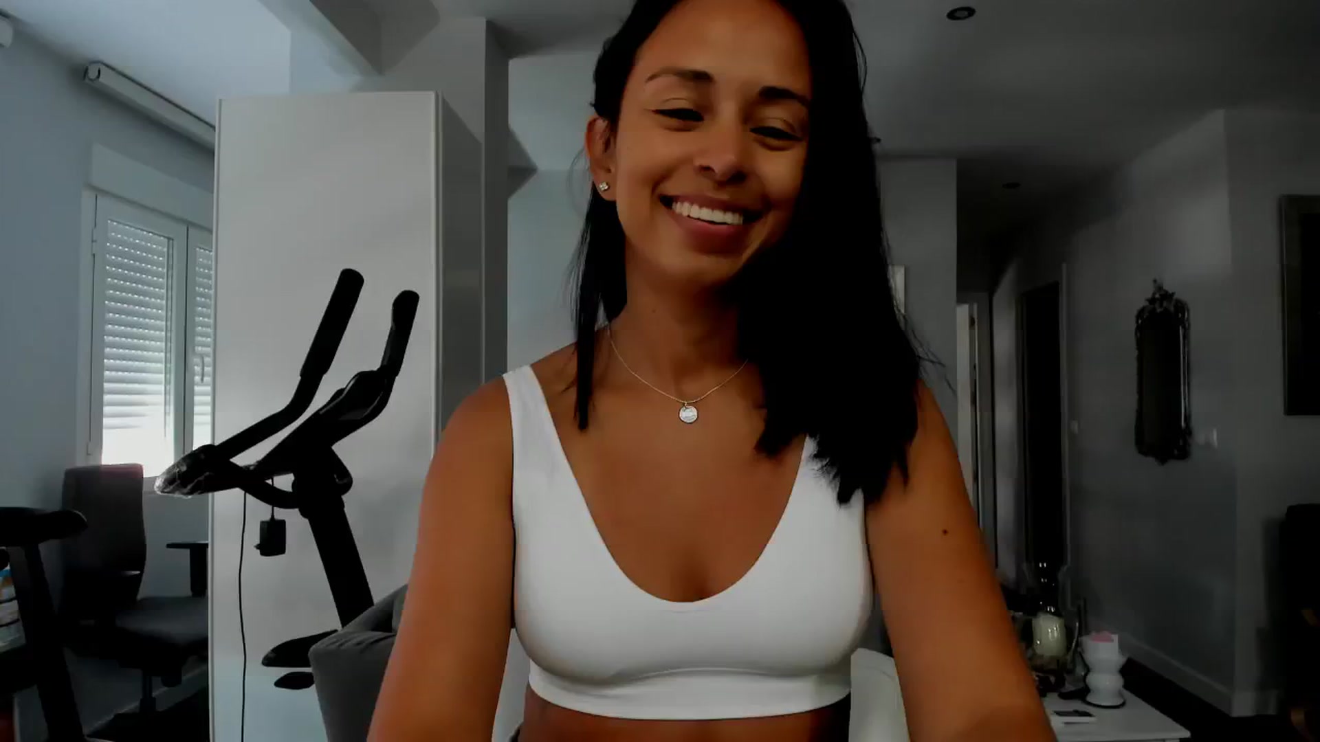 Gallery image thumbnail from Aliicia's myfreecams stream on, 08/30/2024, 11:47 image 1 of 20