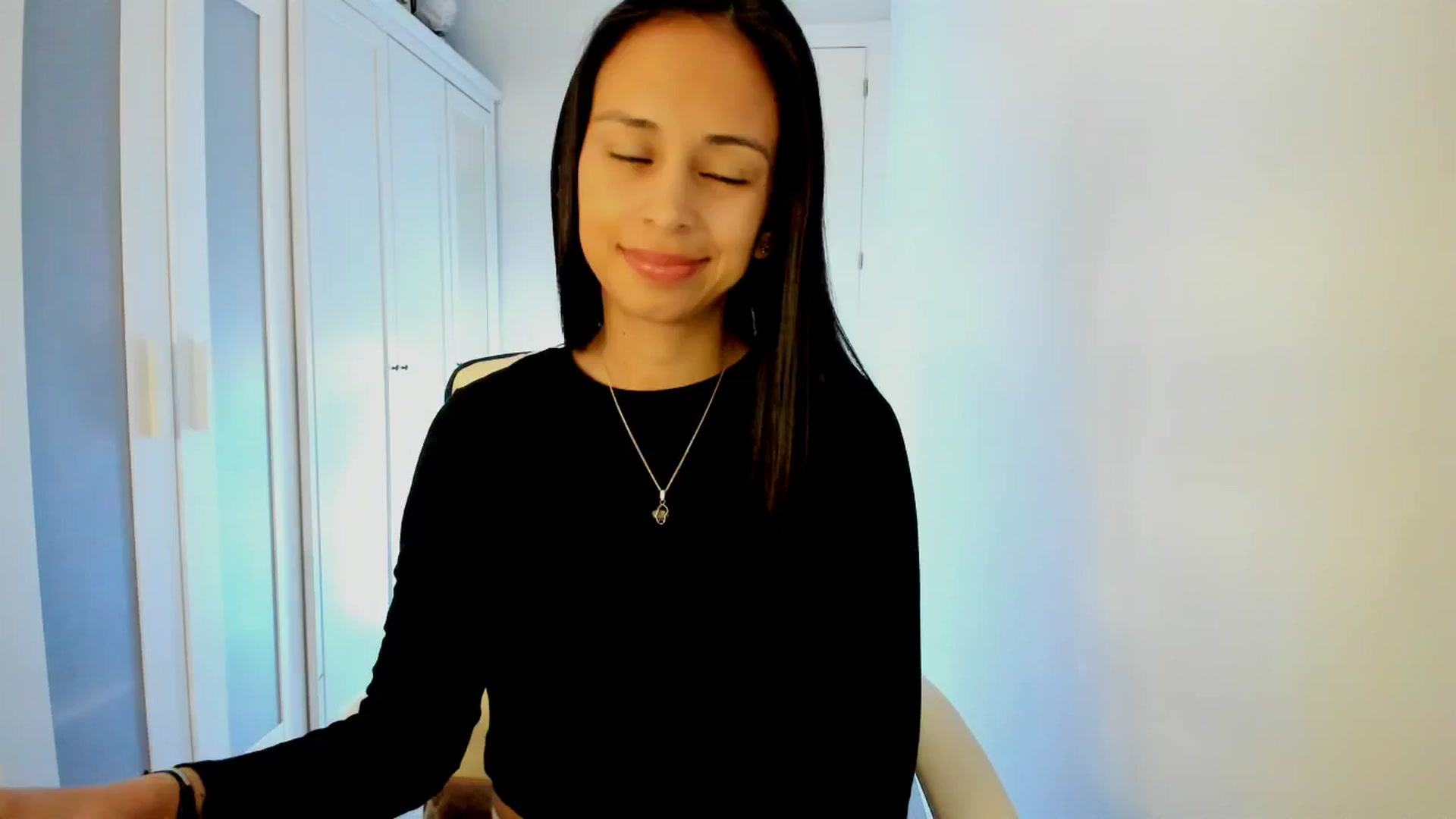 Gallery image thumbnail from Aliicia's myfreecams stream on, 12/27/2024, 11:25 image 12 of 20