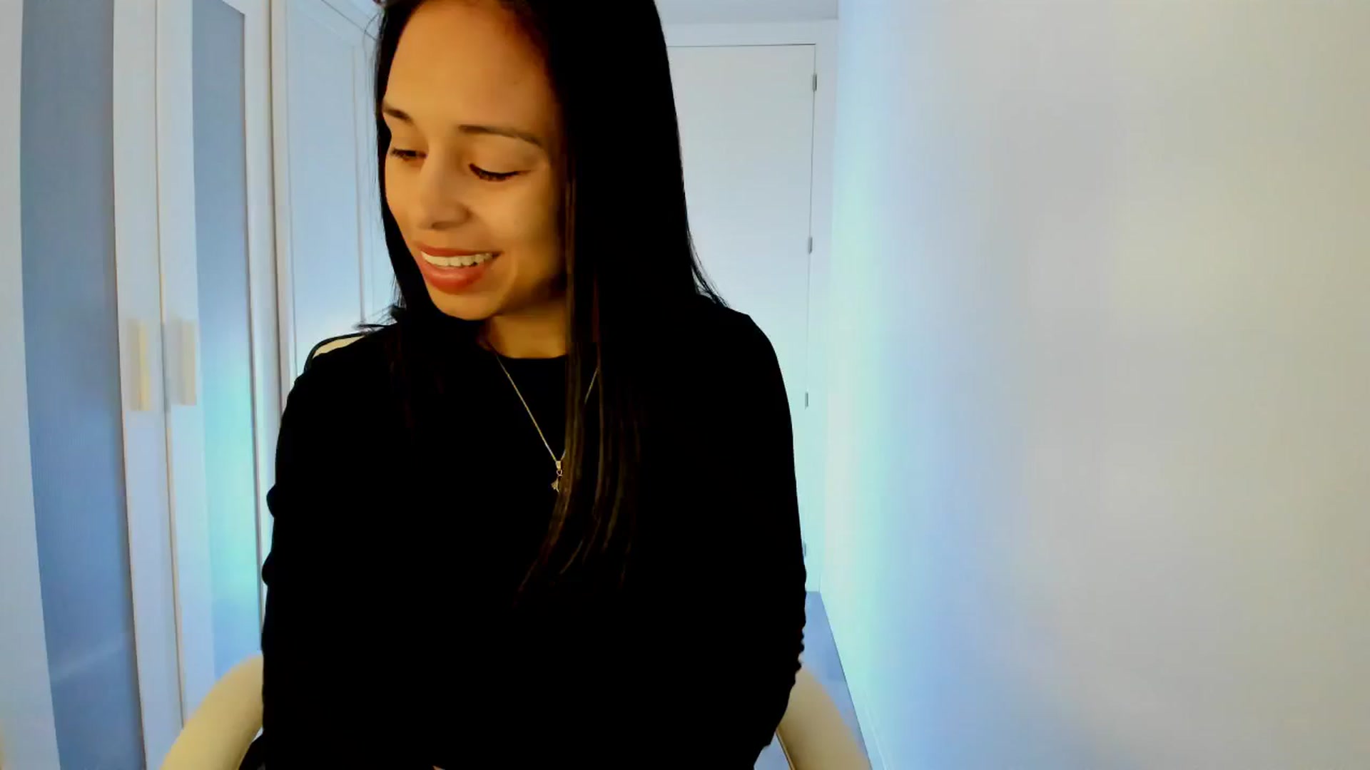 Gallery image thumbnail from Aliicia's myfreecams stream on, 12/27/2024, 11:25 image 8 of 20