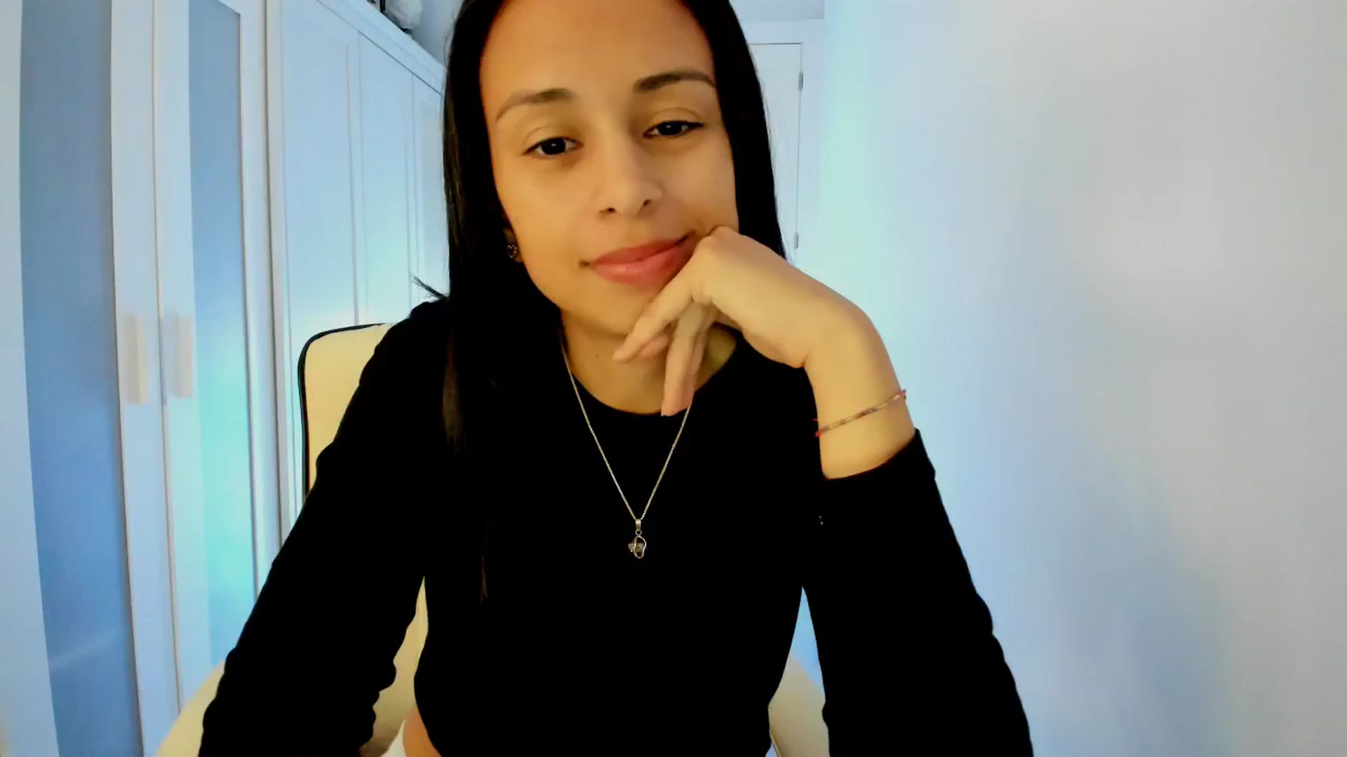 Gallery image thumbnail from Aliicia's myfreecams stream on, 12/27/2024, 11:25 image 1 of 20