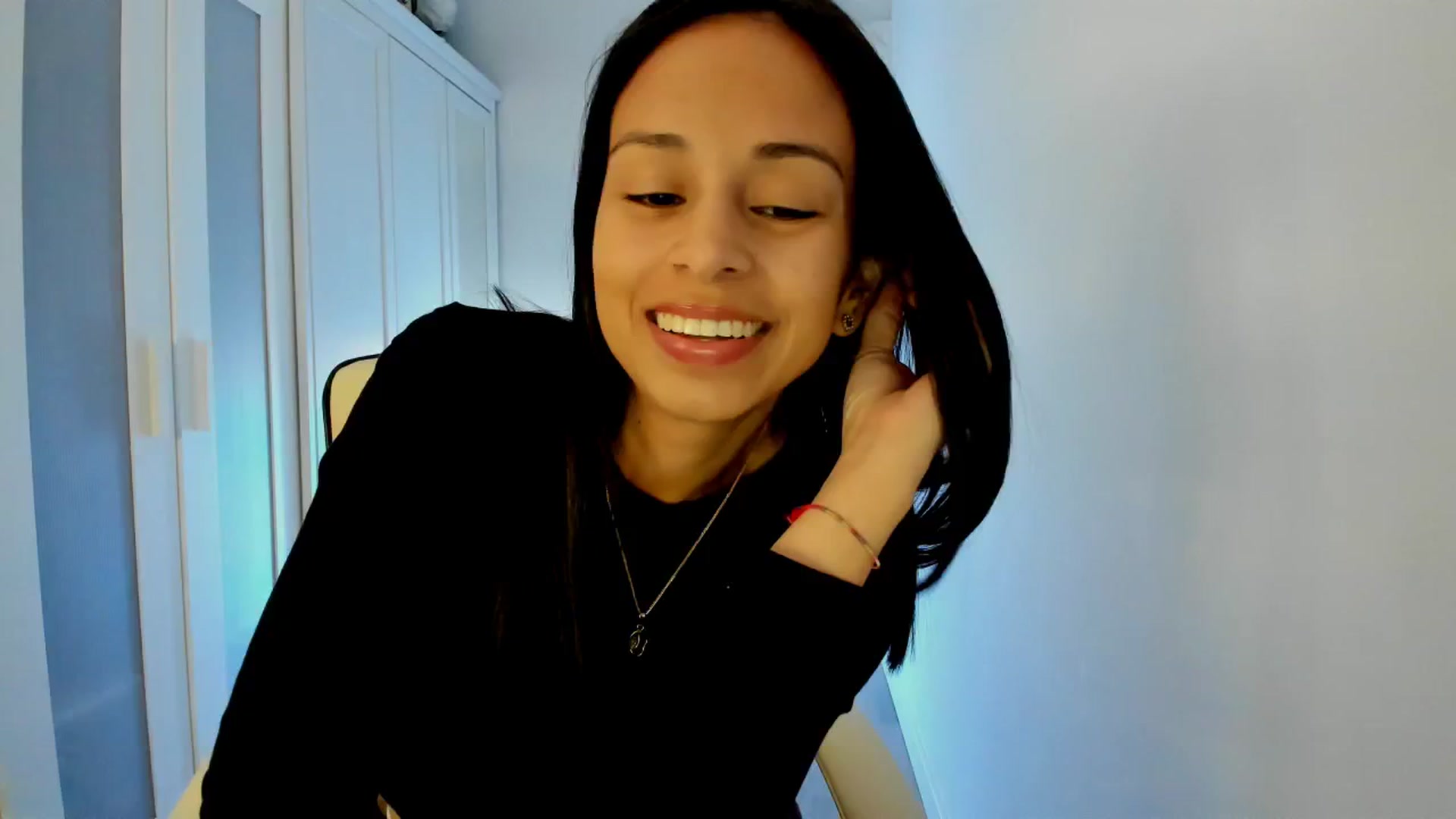 Gallery image thumbnail from Aliicia's myfreecams stream on, 12/27/2024, 11:25 image 7 of 20