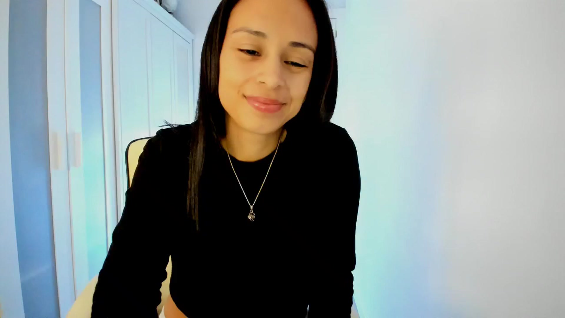 Gallery image thumbnail from Aliicia's myfreecams stream on, 12/27/2024, 11:25 image 2 of 20
