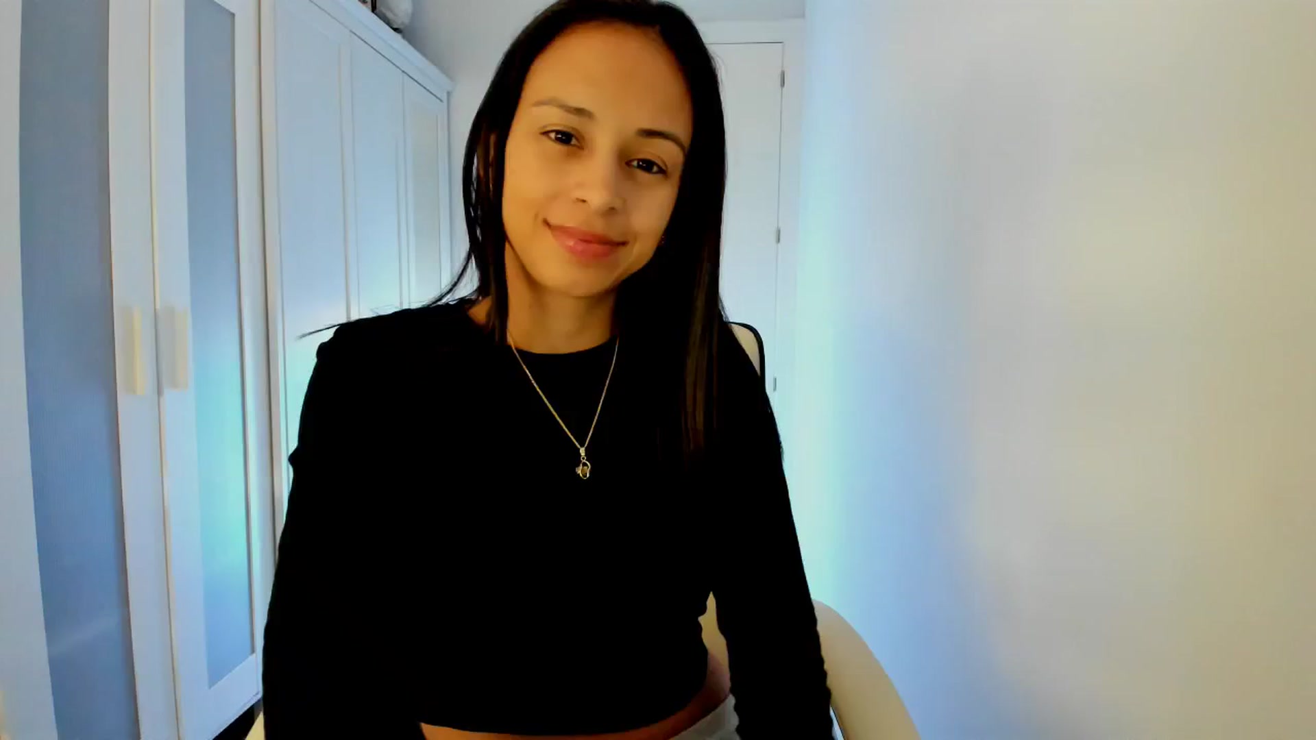 Gallery image thumbnail from Aliicia's myfreecams stream on, 12/27/2024, 11:25 image 17 of 20